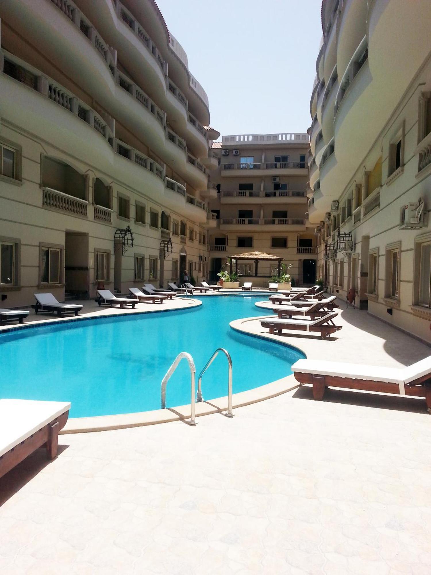 Aparthotel Nour Plaza النور بلازا 2*
