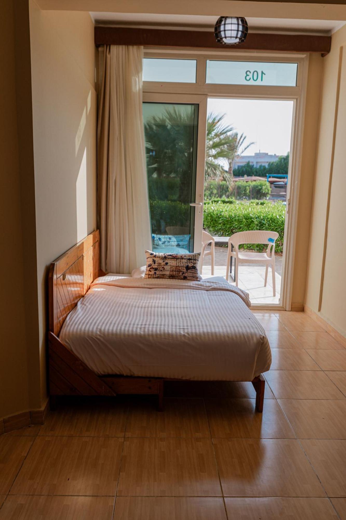 Andalusia Blue Aparthotel *
