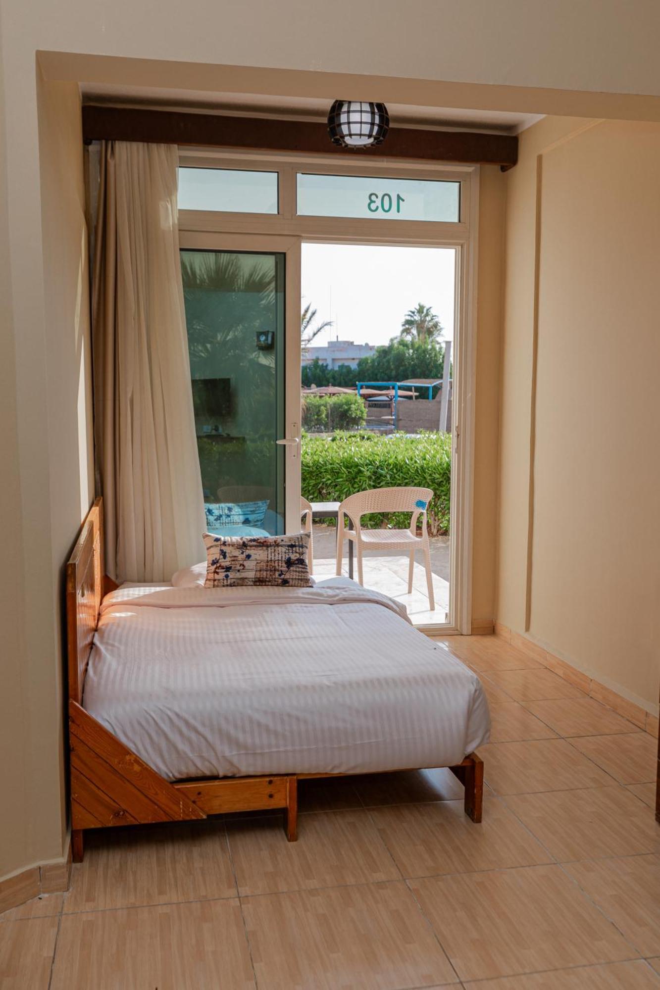 Andalusia Blue Aparthotel *