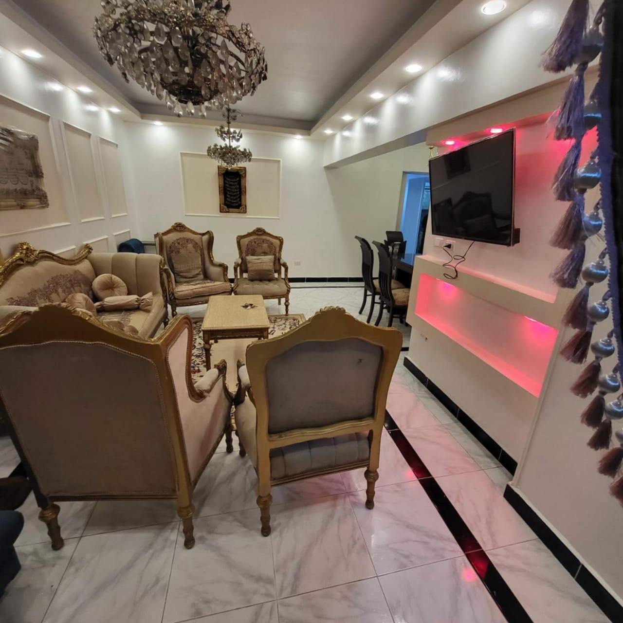 Apartment شقه فى ميامى بالاسكندريه مطله على البحر
