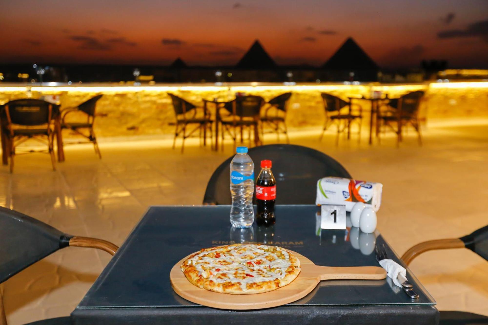 Venus Pyramids - Roof Access W Free Break Fast Guest house