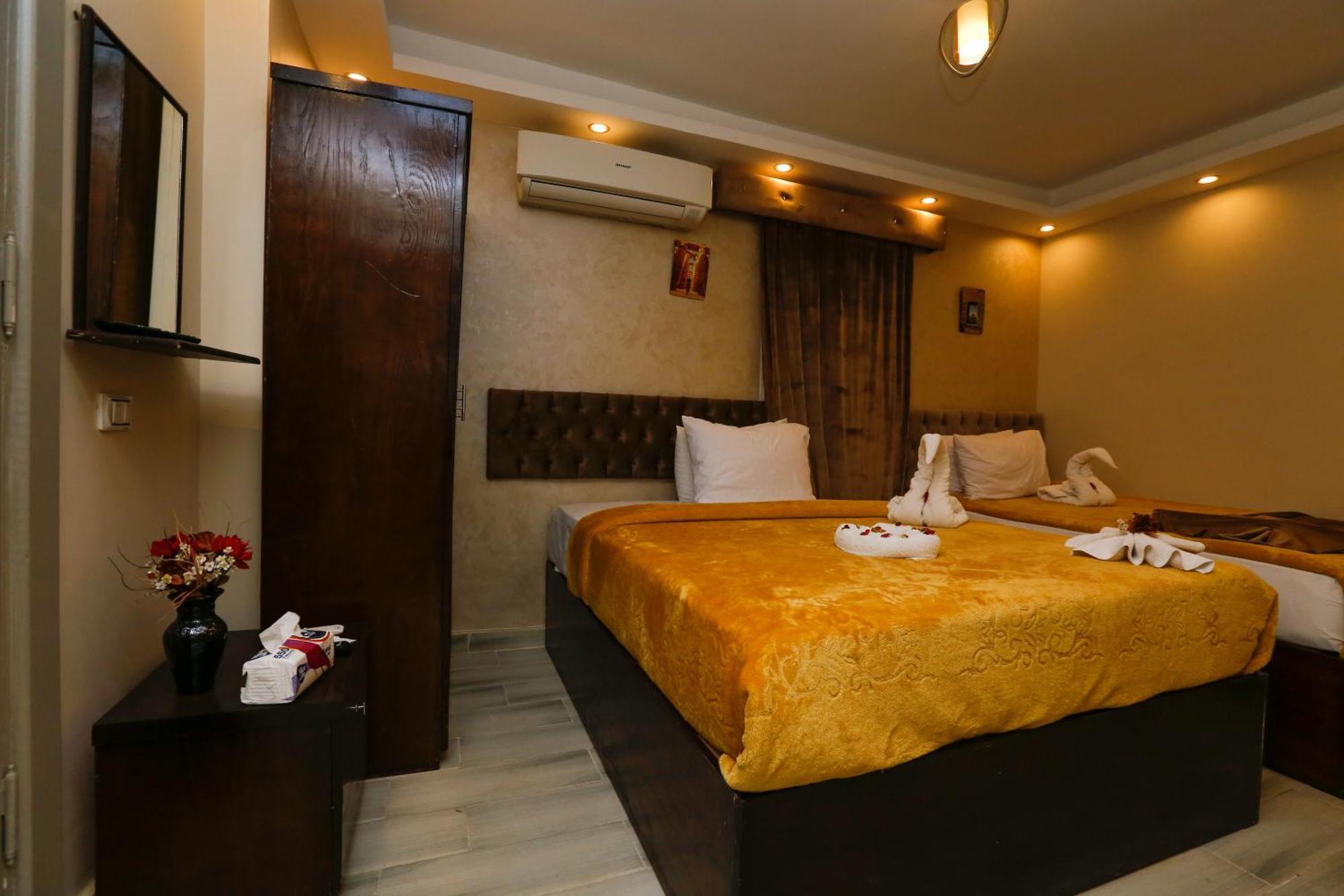 Venus Pyramids - Roof Access W Free Break Fast Guest house Kafrat al Jabal