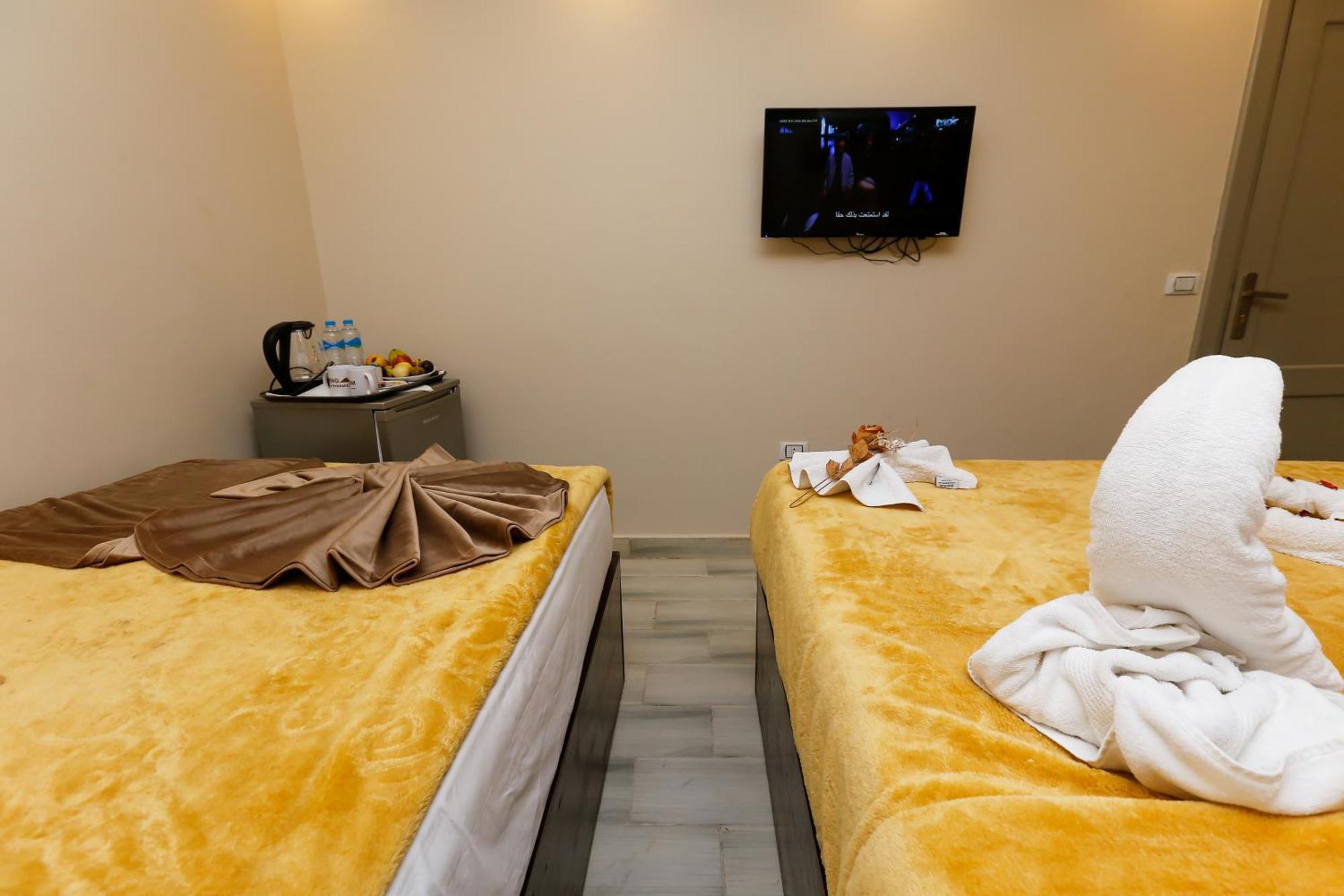 Guest house Venus Pyramids - Roof Access W Free Break Fast Kafrat al Jabal