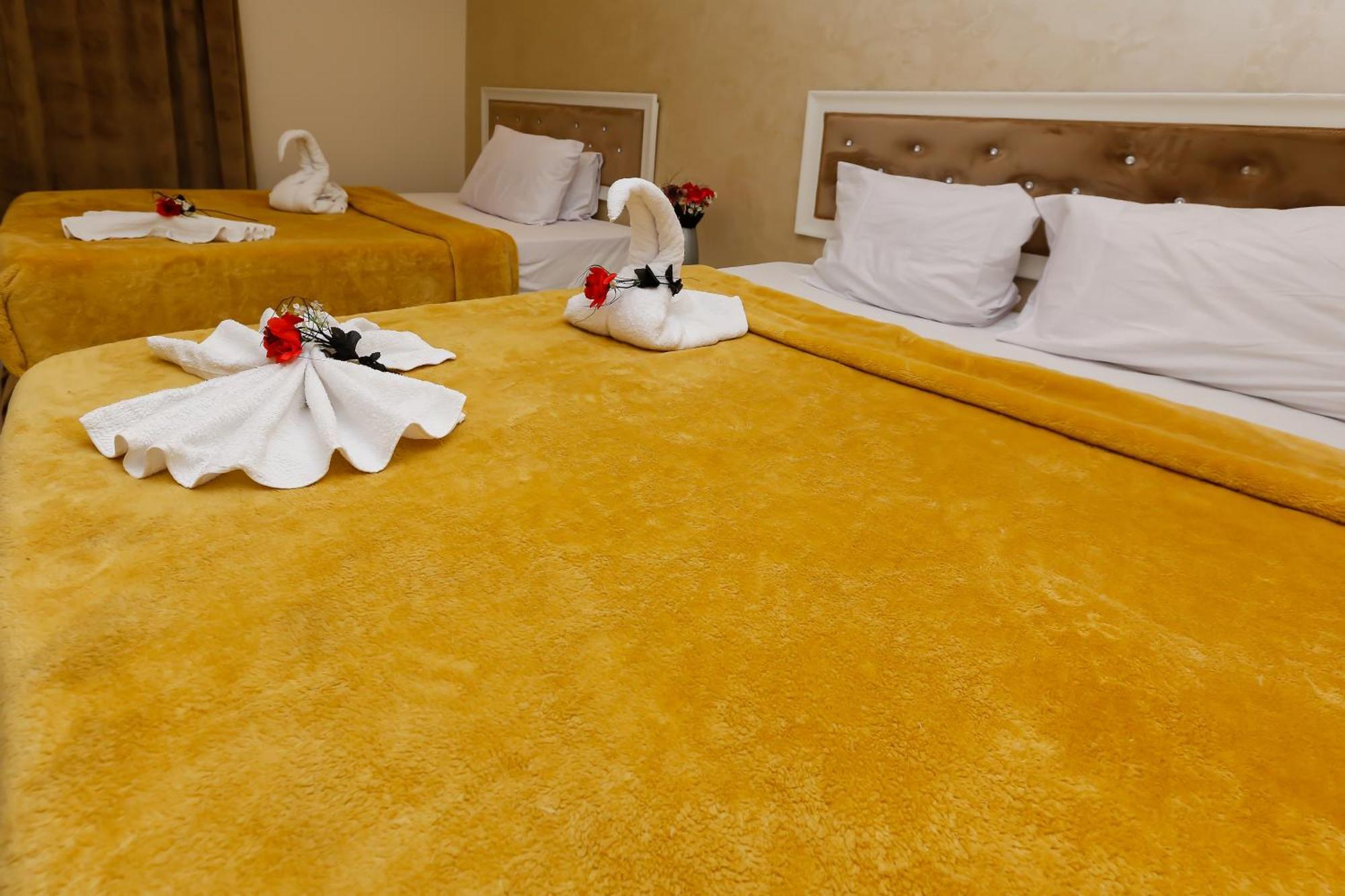 Venus Pyramids - Roof Access W Free Break Fast 3* Kafrat al Jabal