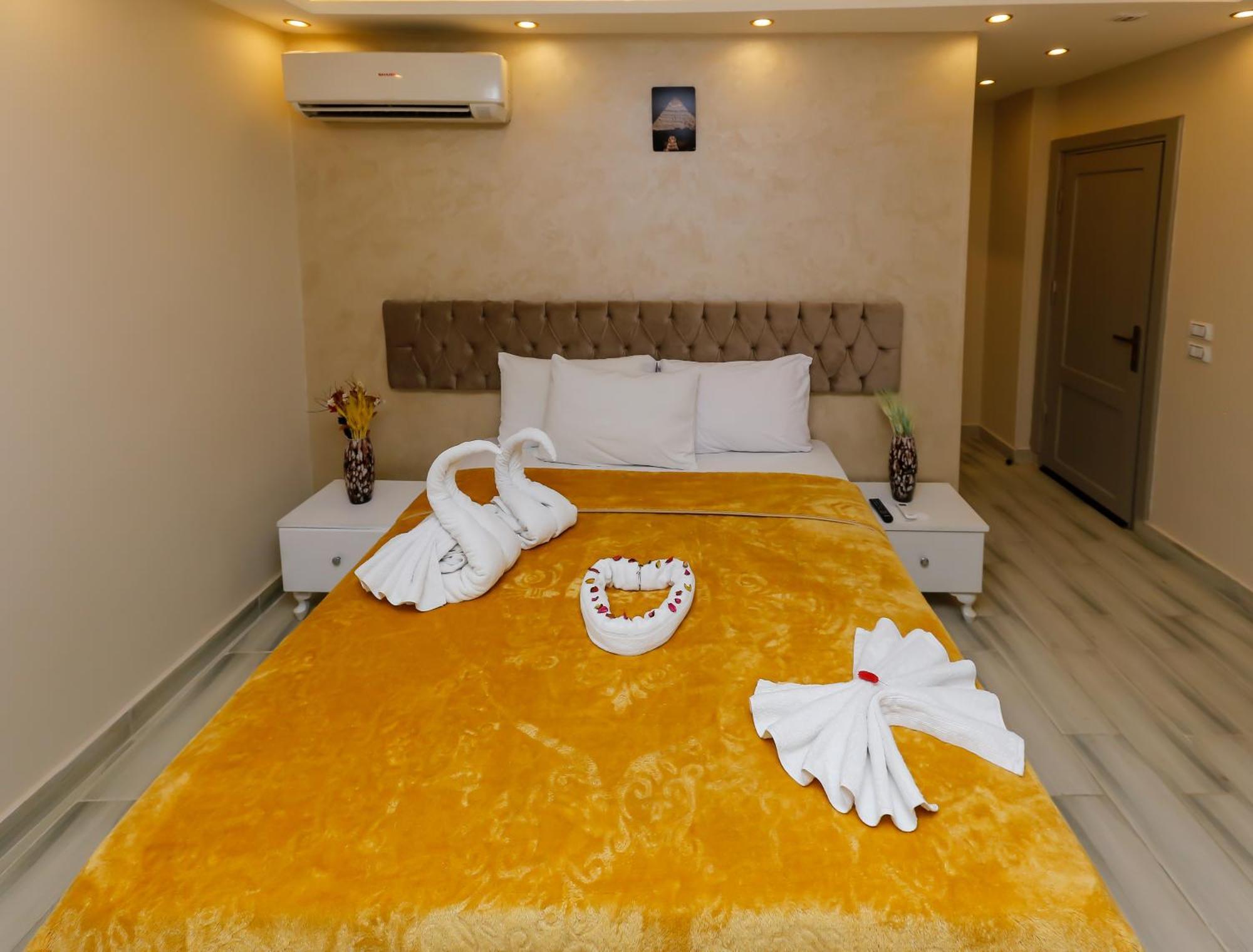 Guest house Venus Pyramids - Roof Access W Free Break Fast Kafrat al Jabal