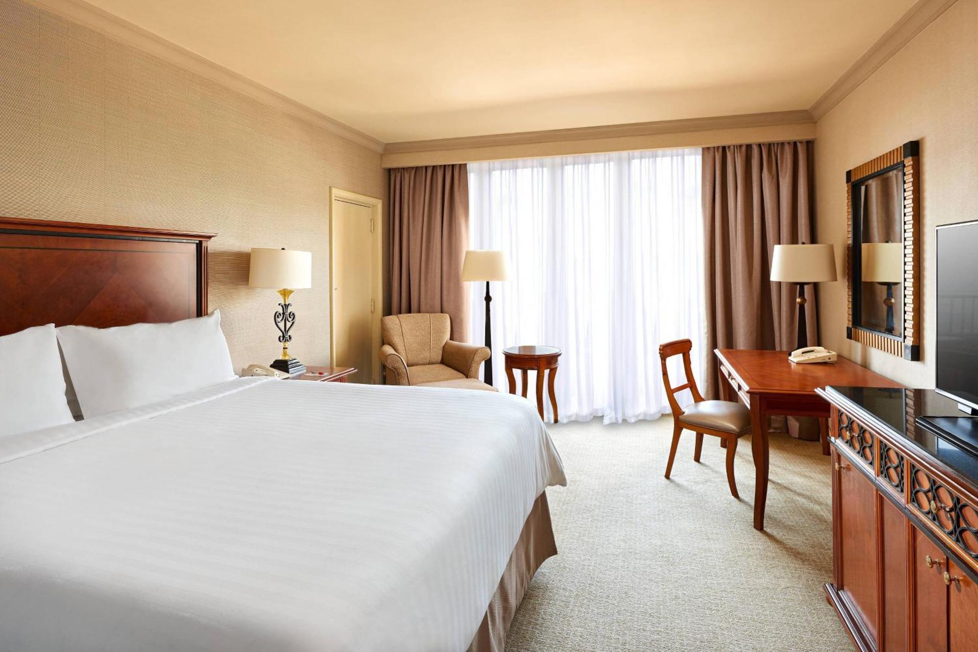 Hotel Cairo Marriott & Omar Khayyam Casino 5*