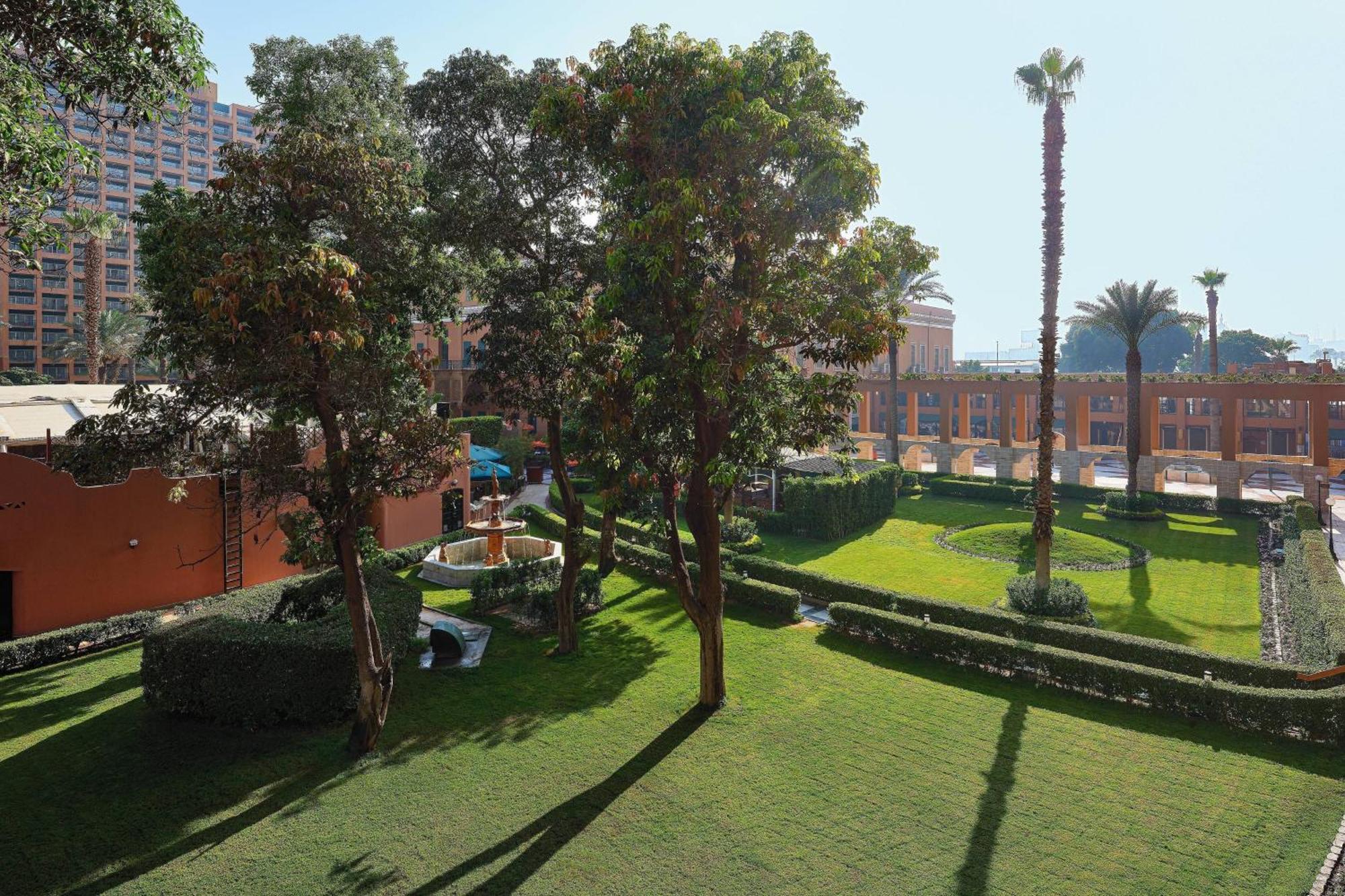Hotel Cairo Marriott & Omar Khayyam Casino Giza