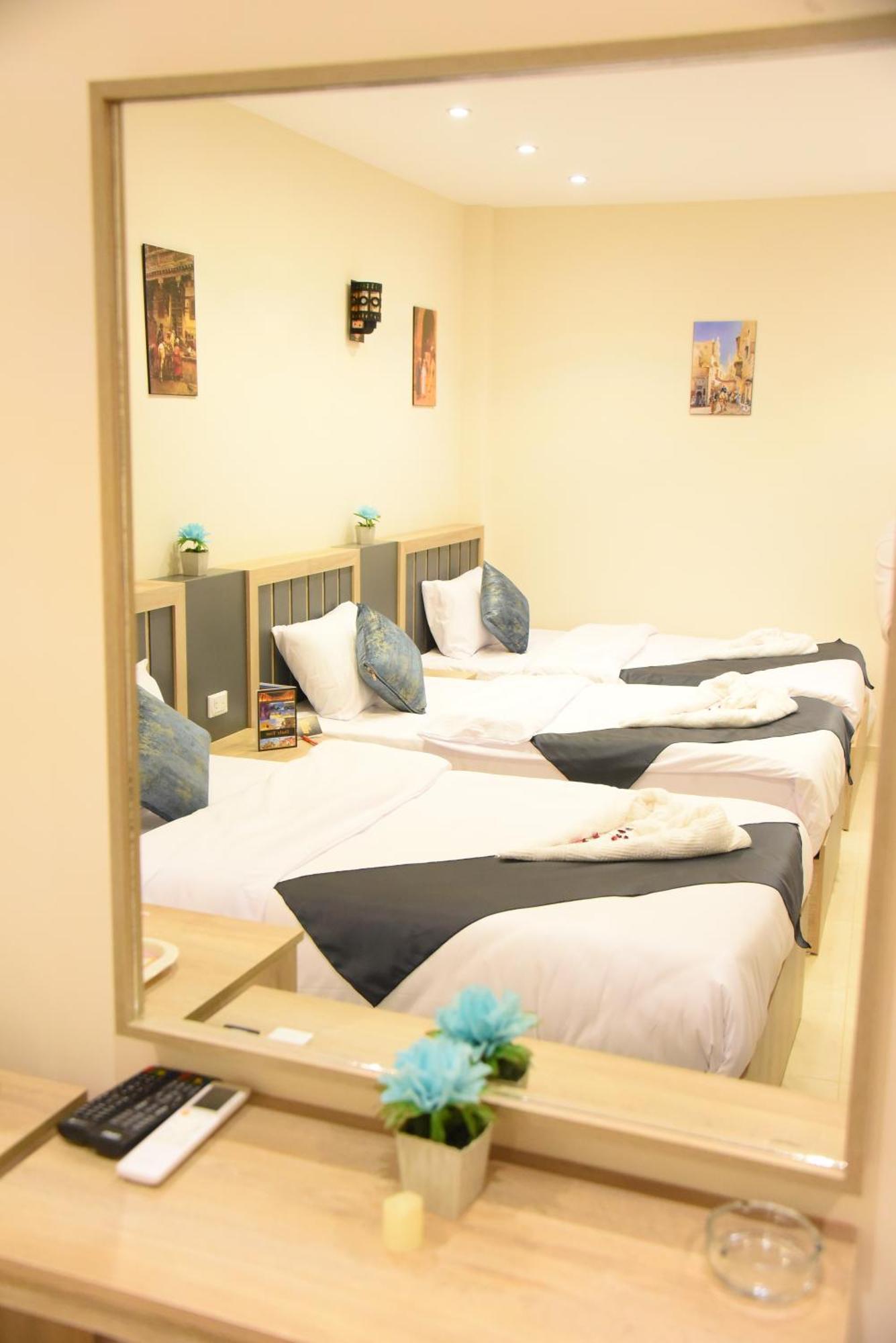 Pyramids Inn Kafrat al Jabal