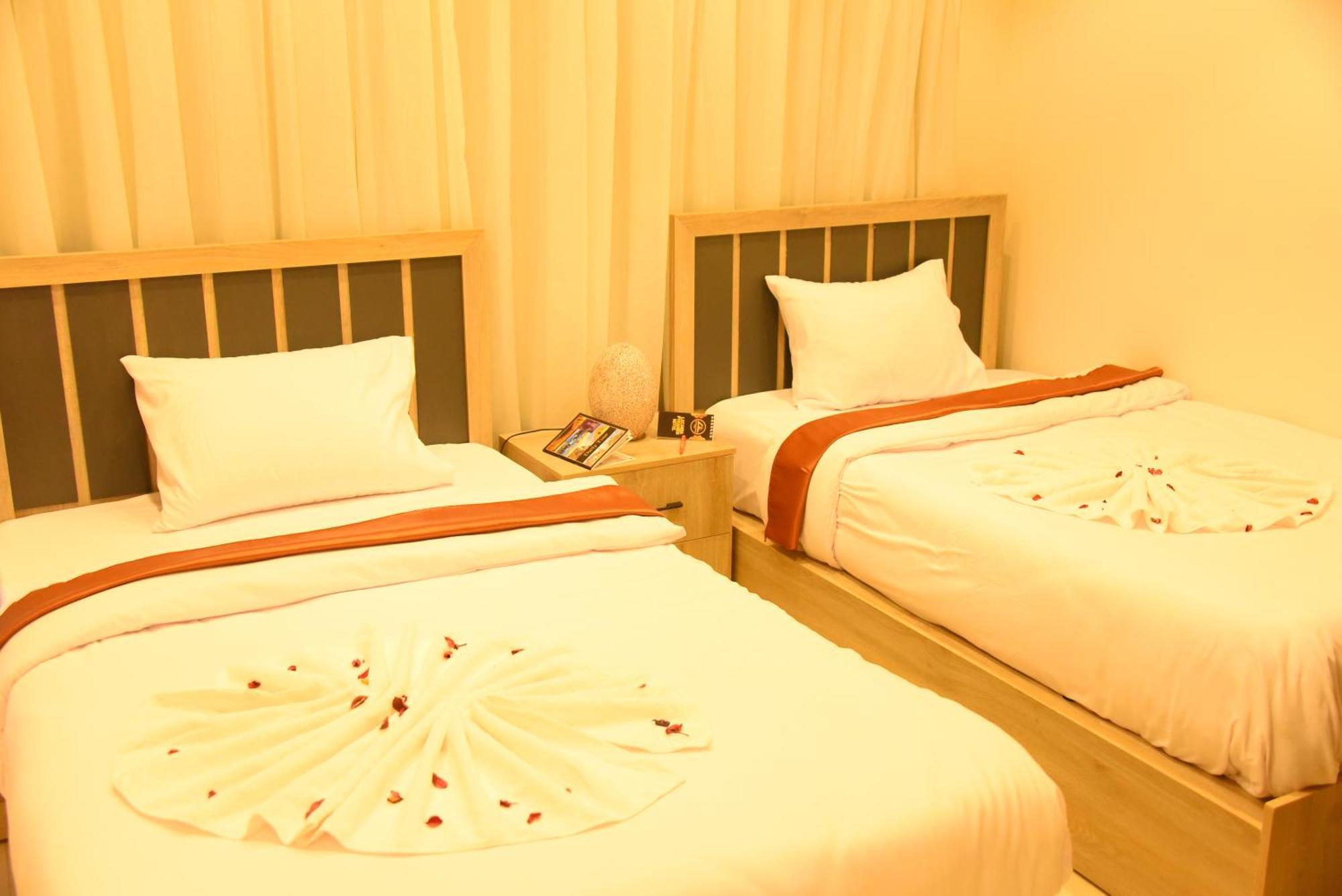Pyramids Inn Kafrat al Jabal