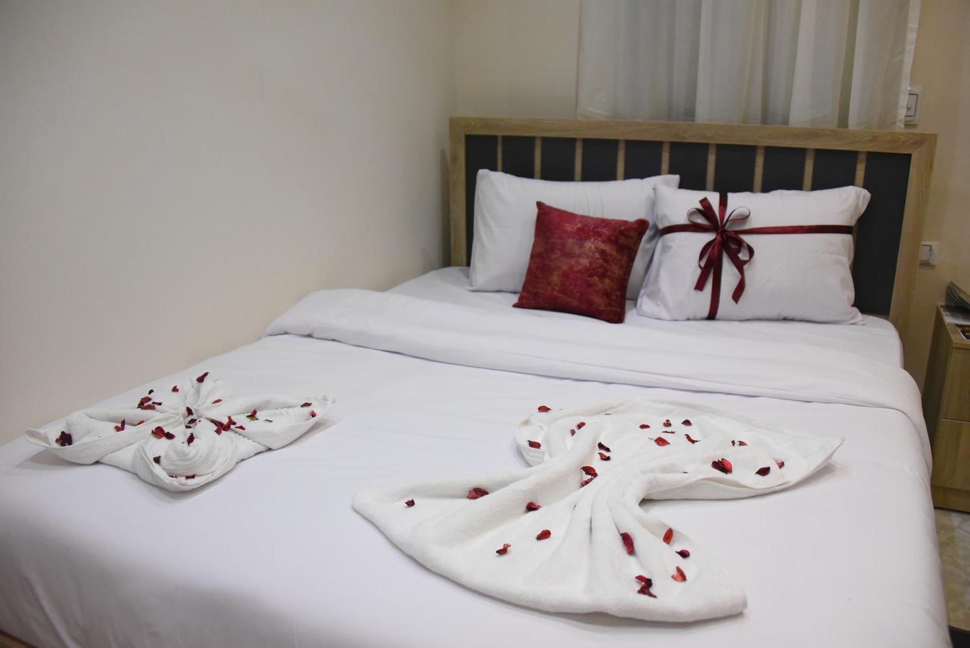 Inn Pyramids Kafrat al Jabal