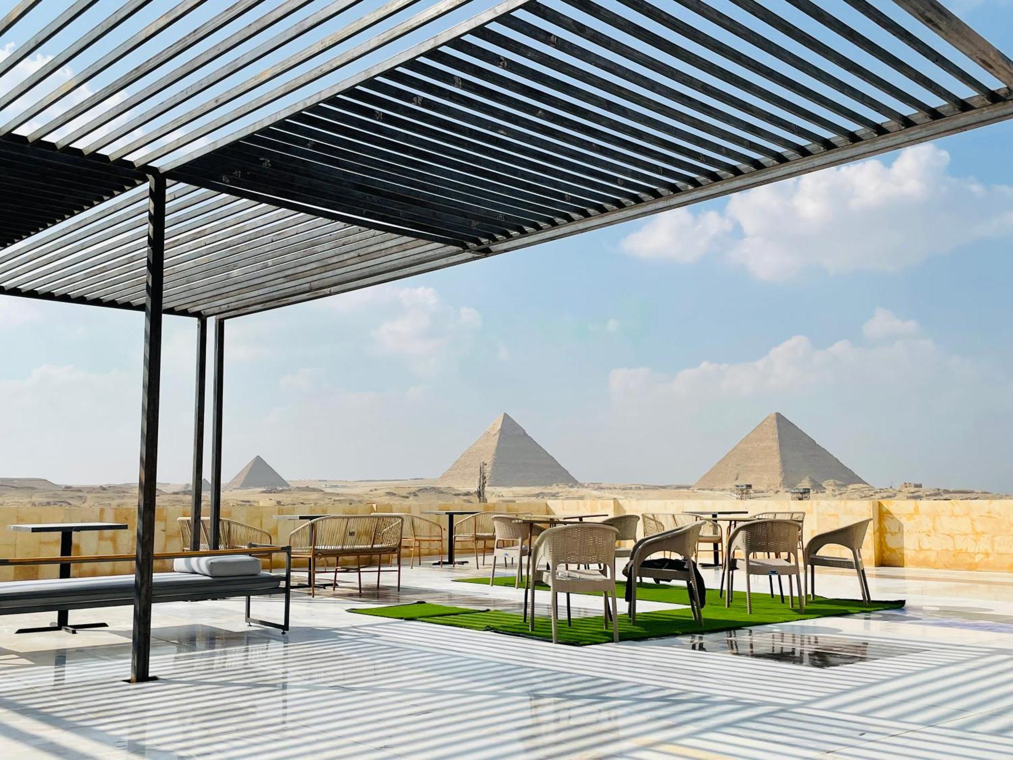 Golden Mask Pyramids Hotel *
