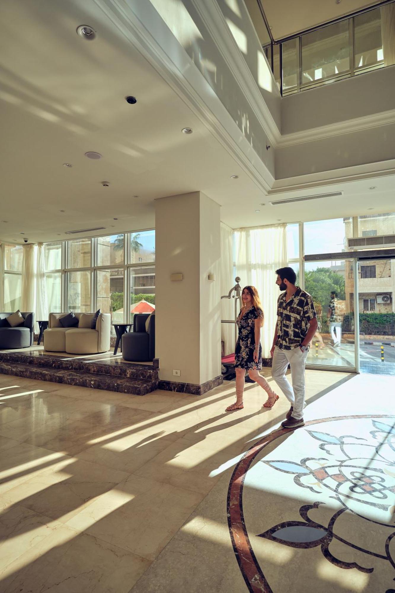 Triumph White Sands Hotel 4*