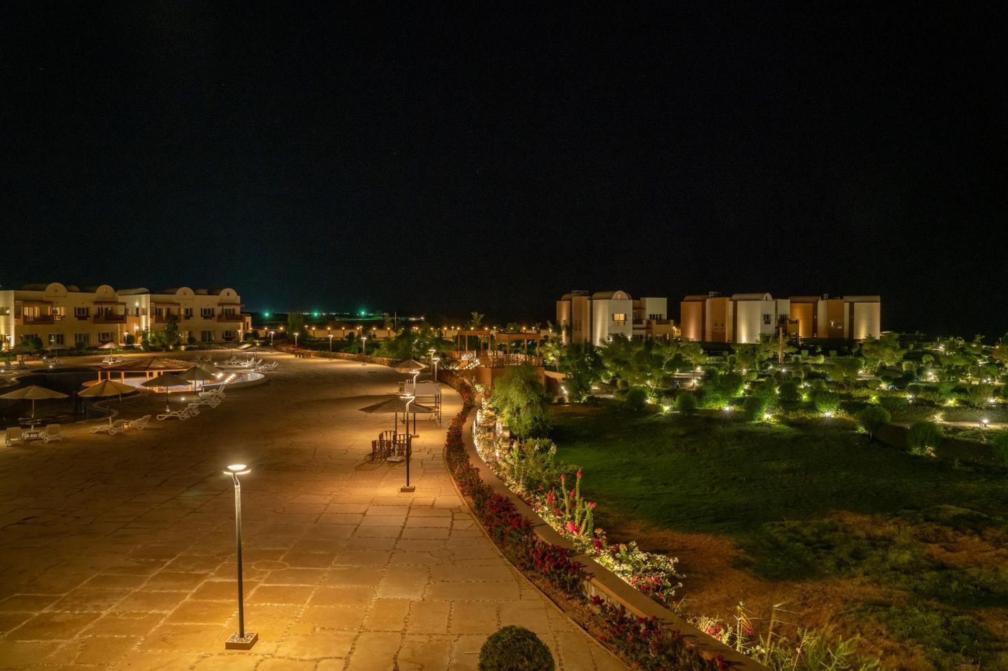 Hotel Azal Lagoons 5*