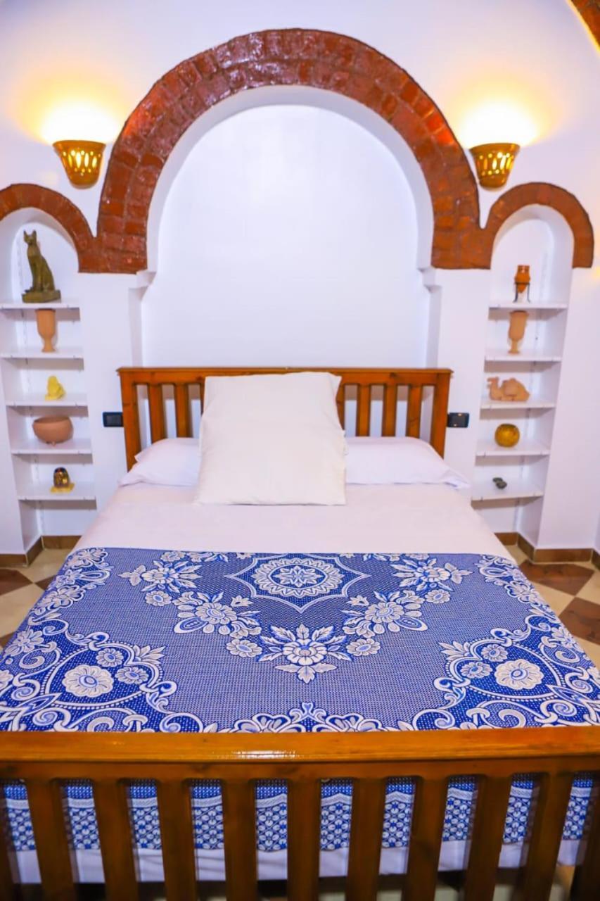 Shahhat House