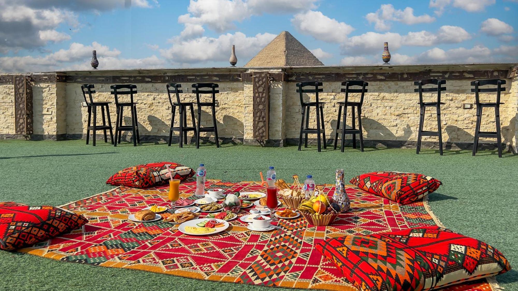 Master Pyramids Bed & Breakfast