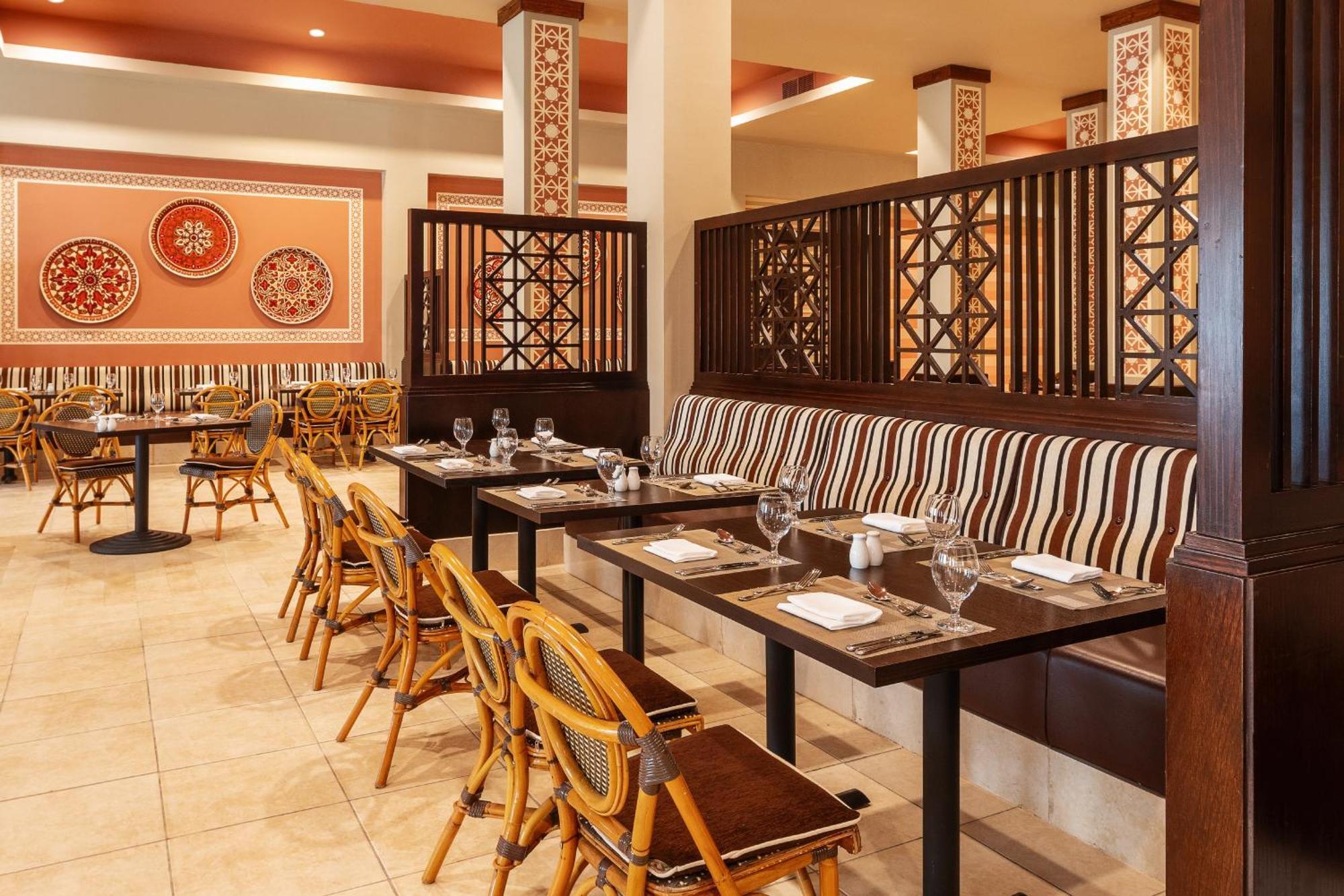 Jaz Tamerina, Almaza Bay Otel 5*