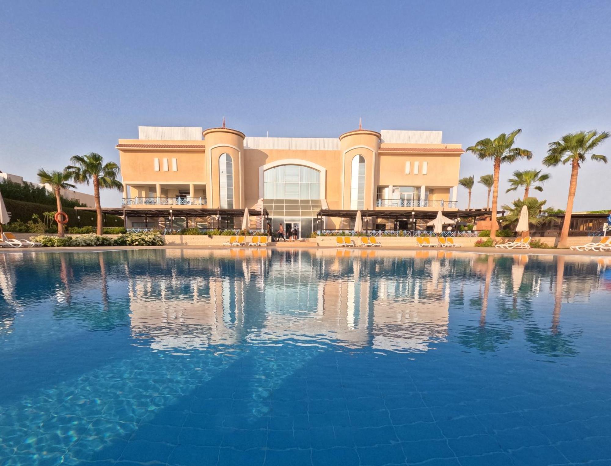Complex Ivy Cyrene Island Aqua Park (adults Only)