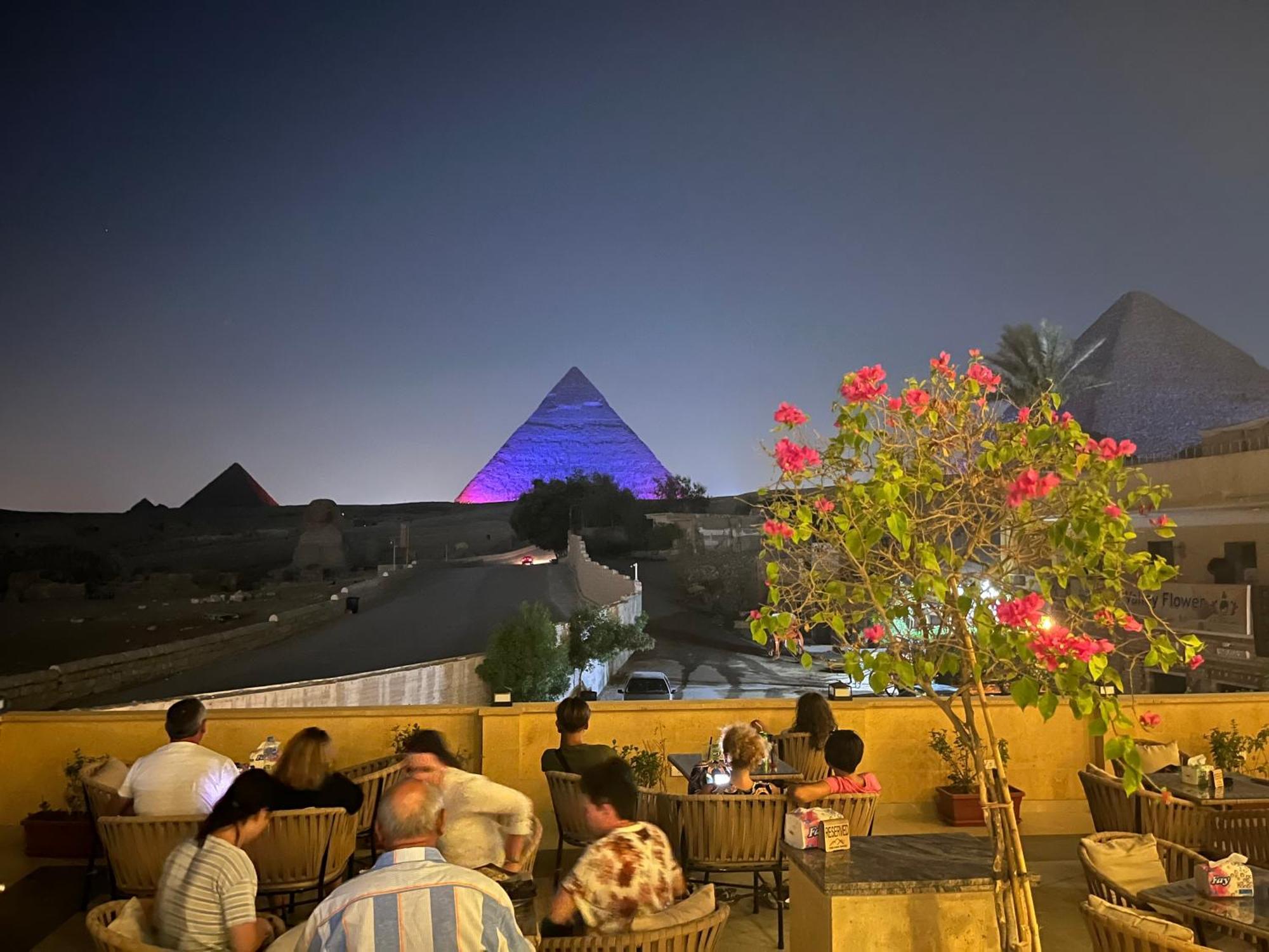 The Gate Front Pyramids & Sphinx View * Kafrat al Jabal