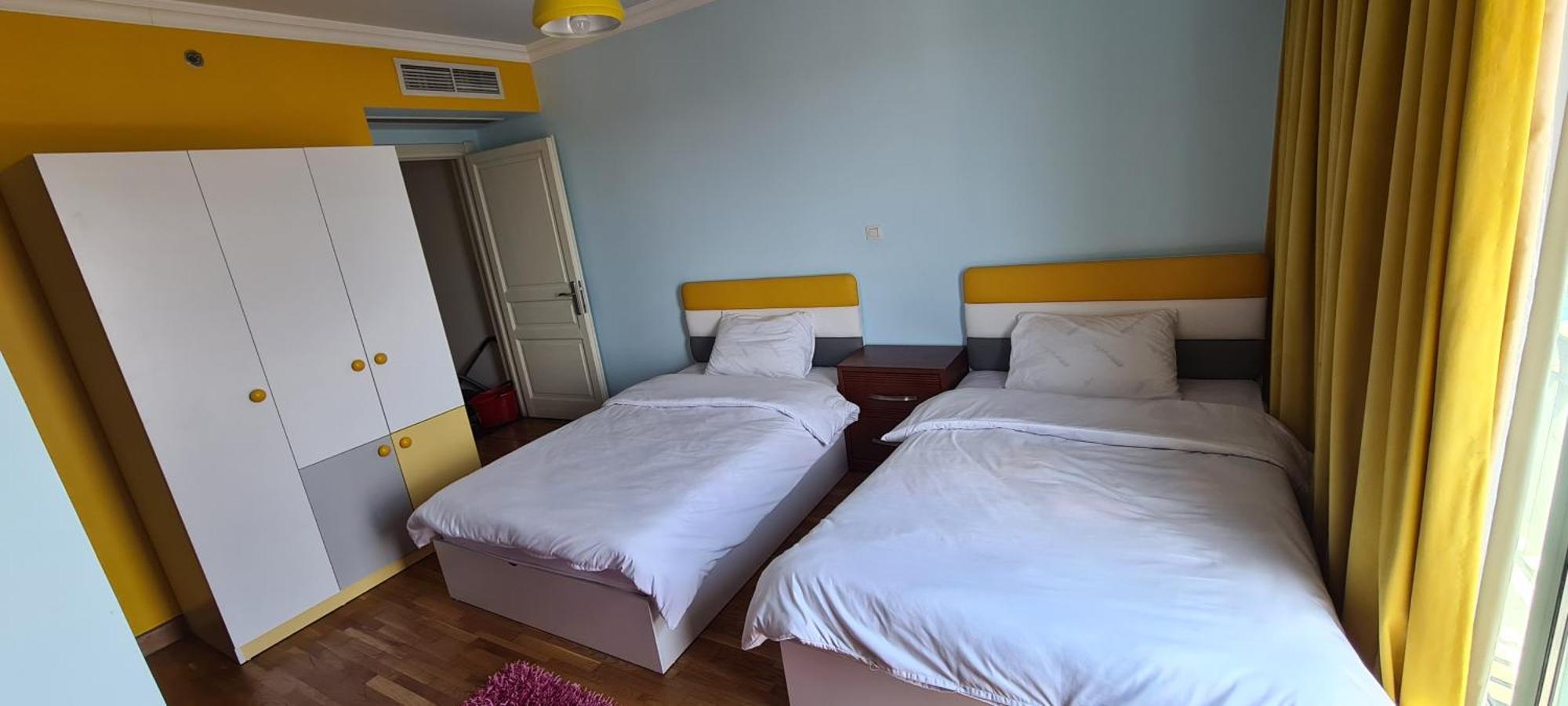Apartment Grand Plaza San Stefano: Luxury With Mall Access *