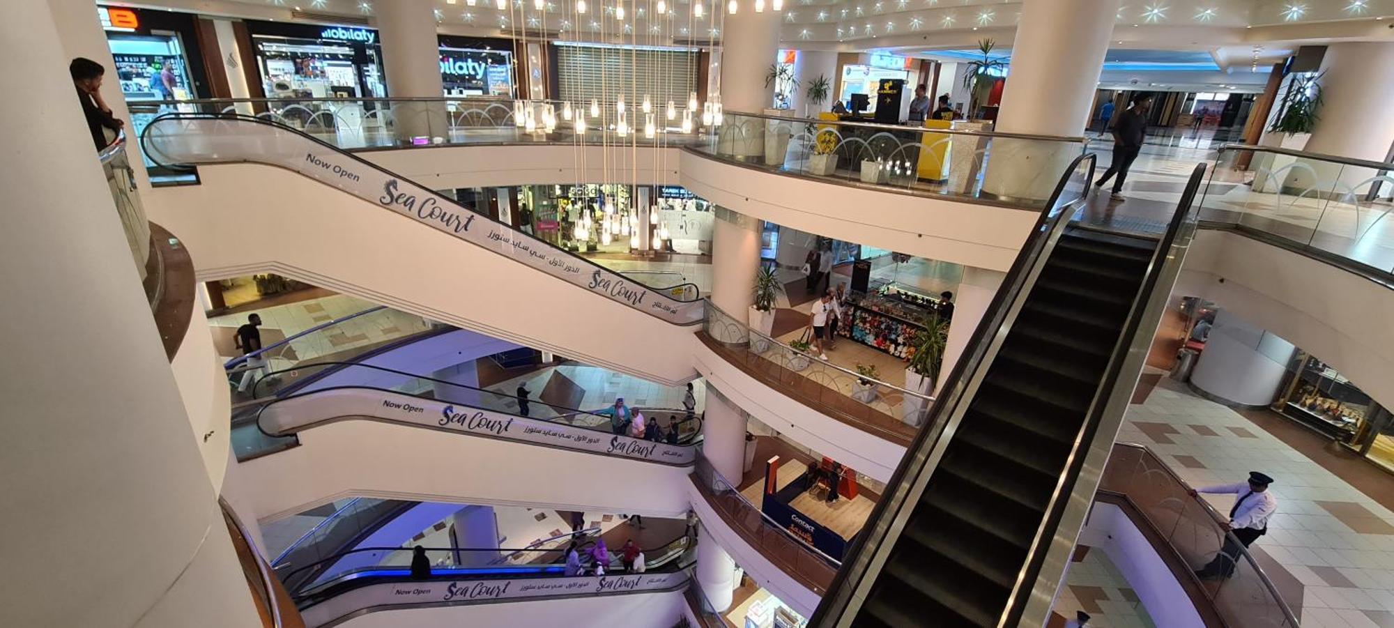 Grand Plaza San Stefano: Luxury With Mall Access * Alexandria