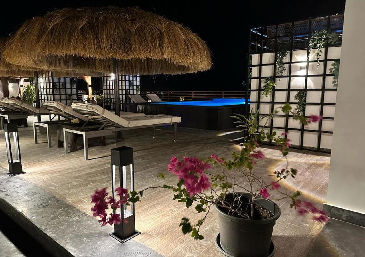 Sanctuary Sunlit Haven With 4 Pools, Rooftop Sunsets & Gourmet Bites Steps Away * Hurghada