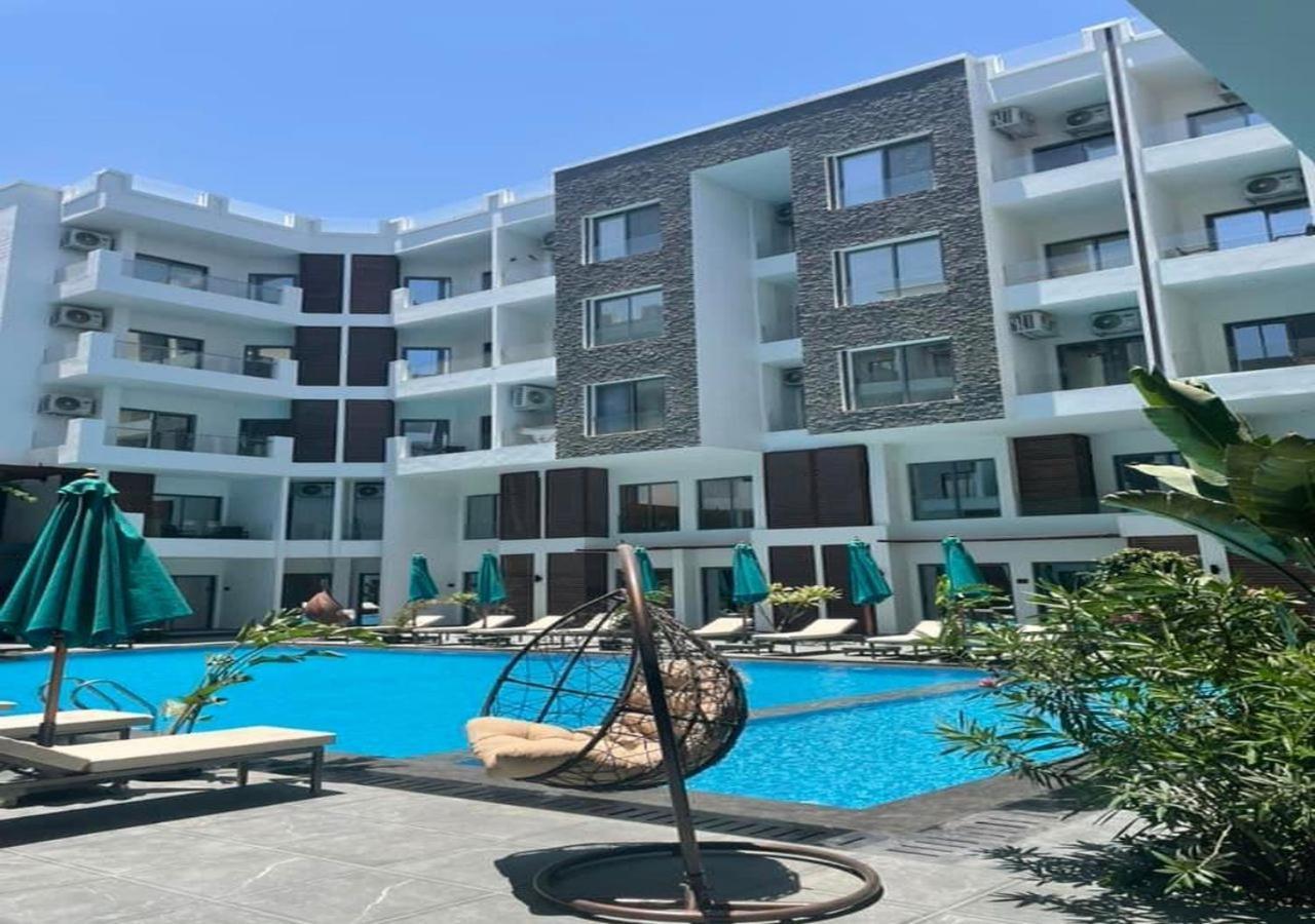 Sanctuary Sunlit Haven With 4 Pools, Rooftop Sunsets & Gourmet Bites Steps Away Hurghada