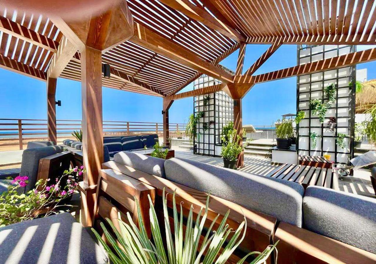 Apartment Sanctuary Sunlit Haven With 4 Pools, Rooftop Sunsets & Gourmet Bites Steps Away Hurghada