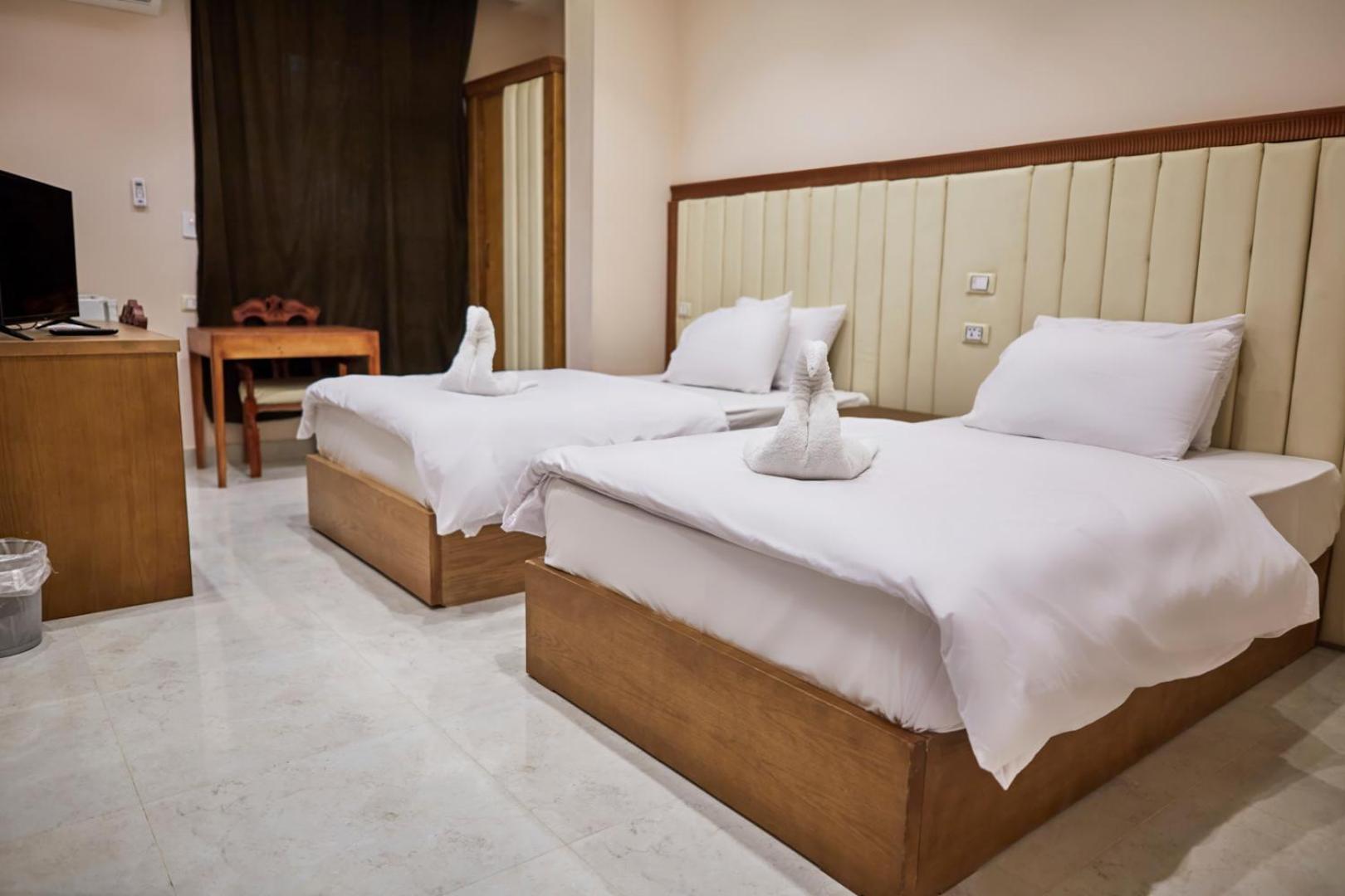 Hotel Grand Pyramid View Kafret el-Gabal