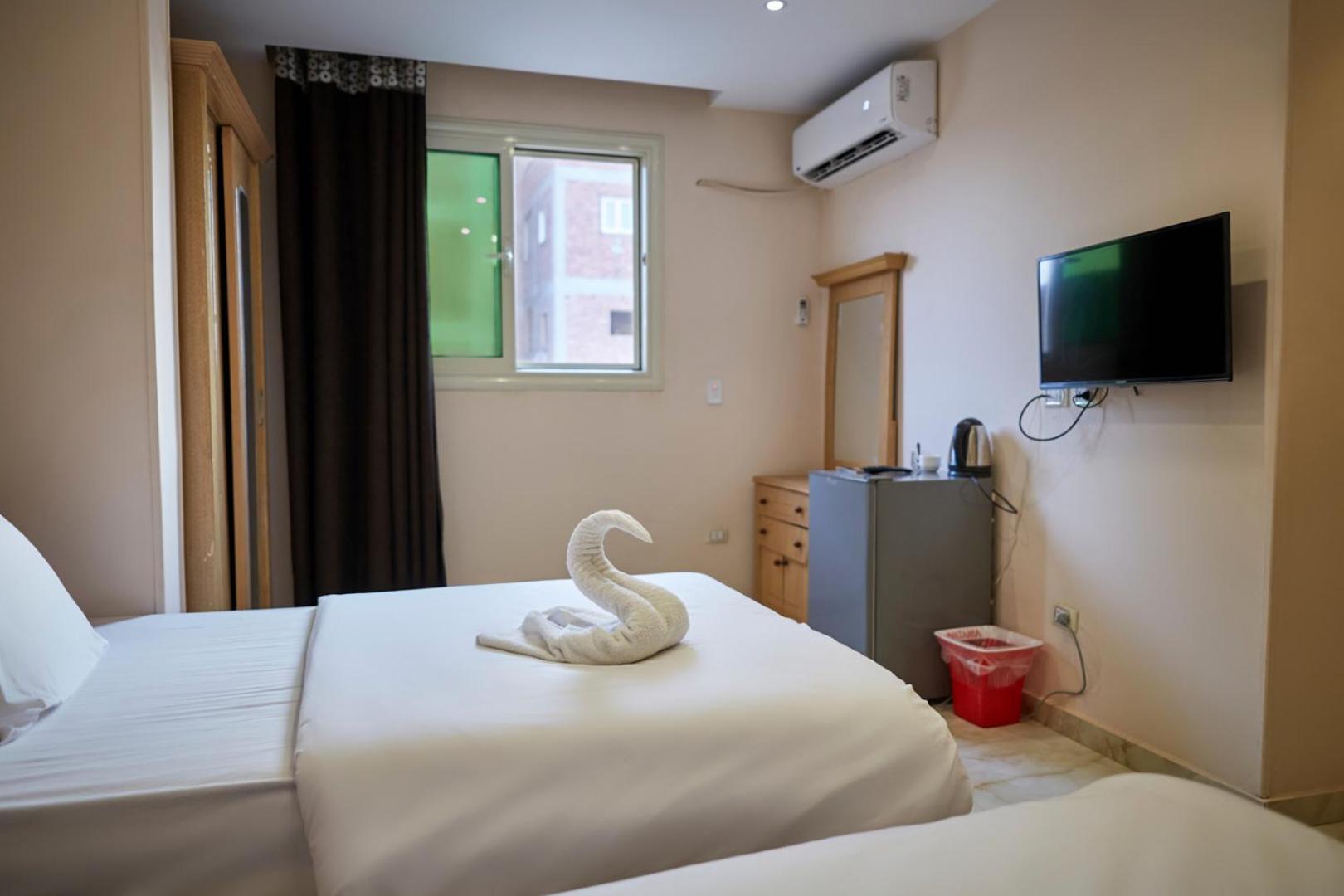Hotel Grand Pyramid View Kafret el-Gabal
