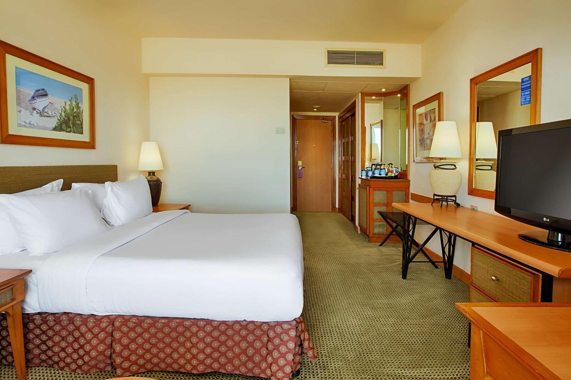 Hilton Plaza 5*