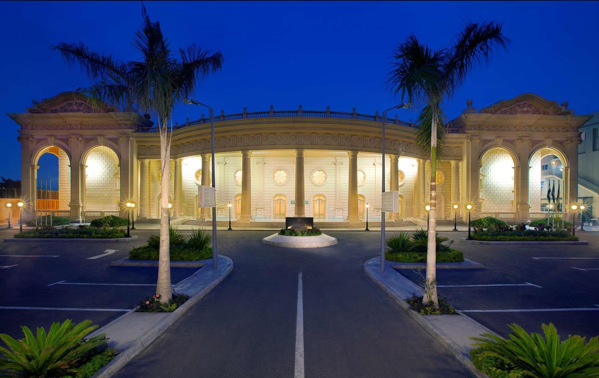 Complex Hilton Plaza
