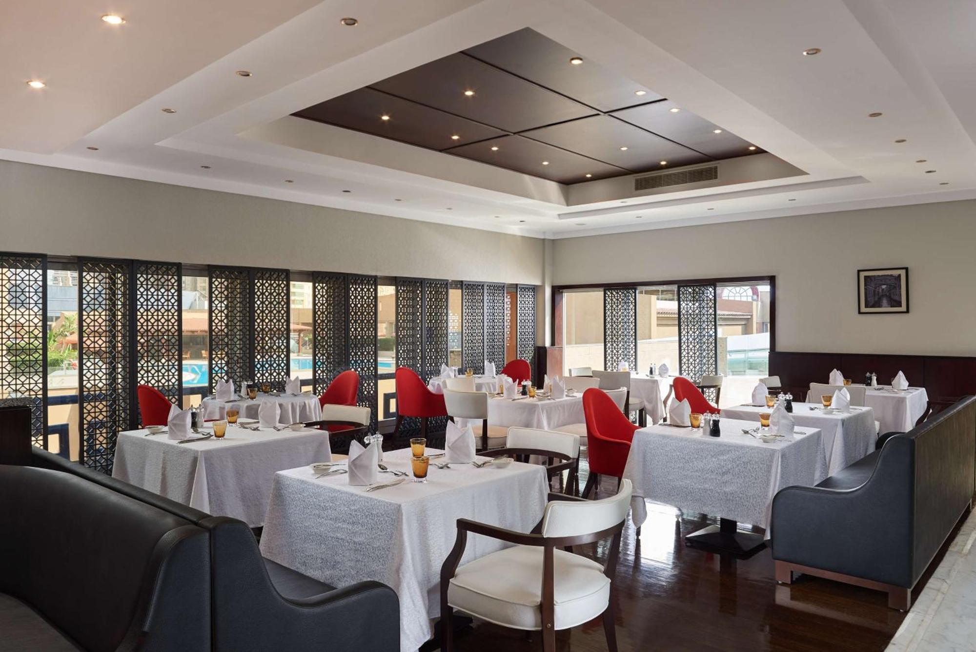 Hilton Plaza Alexandria