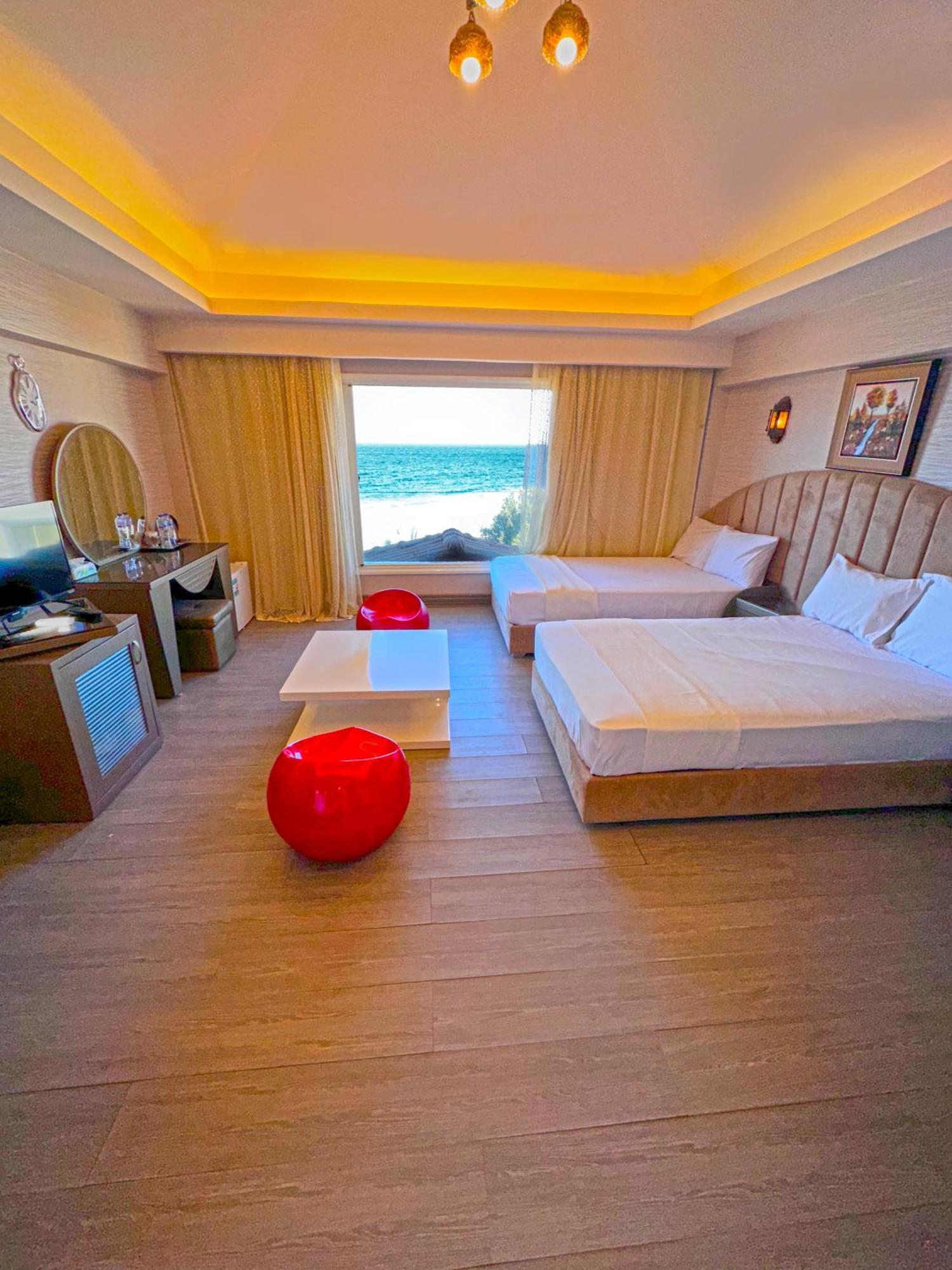 Villa Luxury Seafront Pool - 3 Stories & Roof Floor - Master Bedrooms