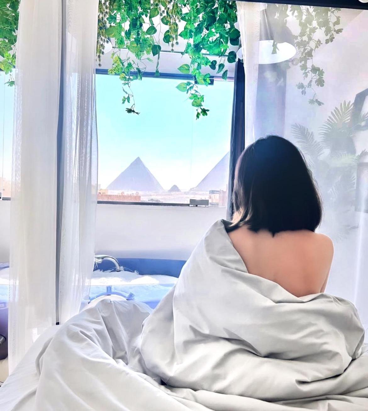 Jacuzzi Pyramids View Apartment Cairo