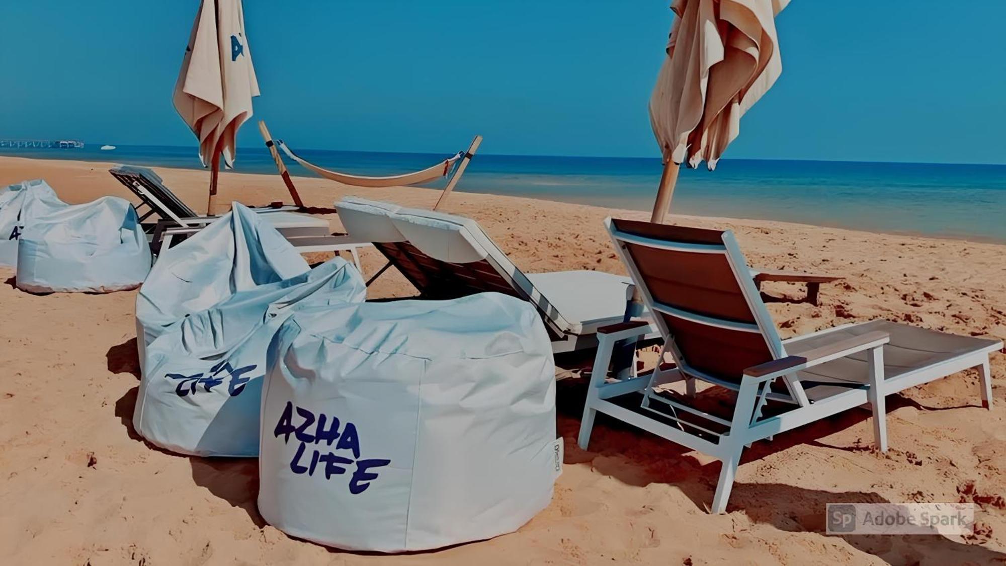 Salty Life Chalet: Poolside Two-bedroom At Azha Apartment *