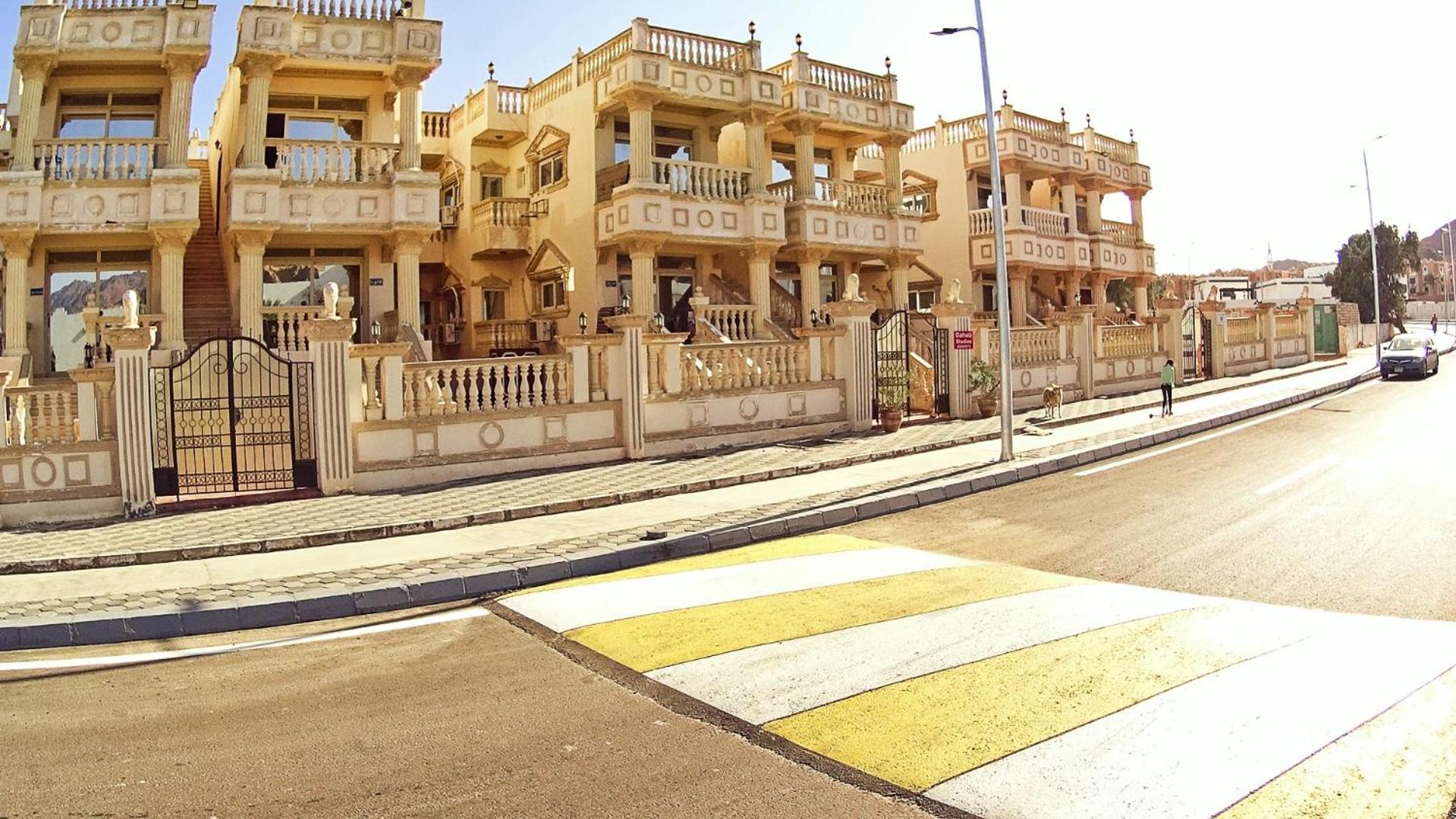 Lucky House Apartment *