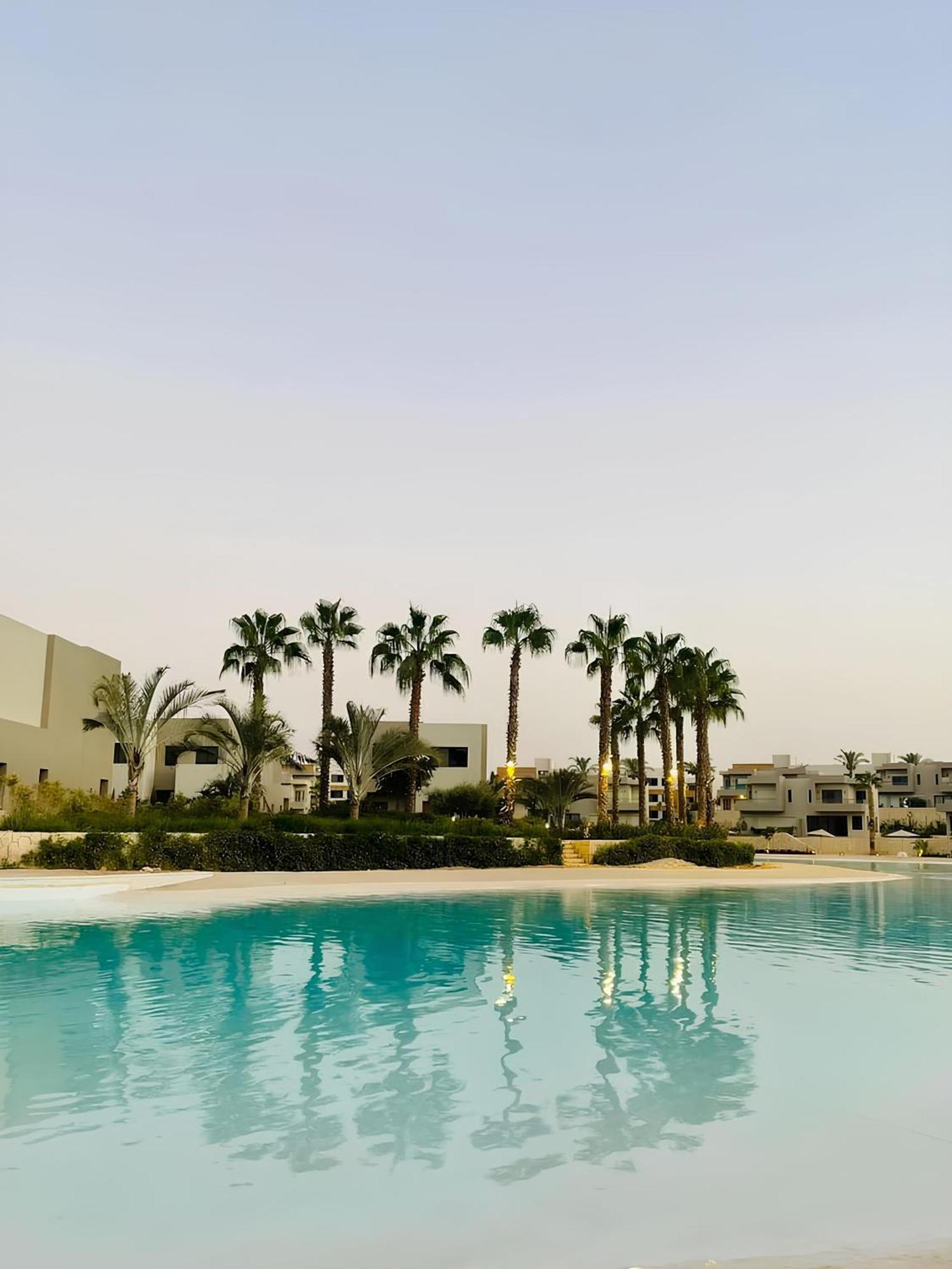 Salty Life Chalet: Poolside Two-bedroom At Azha