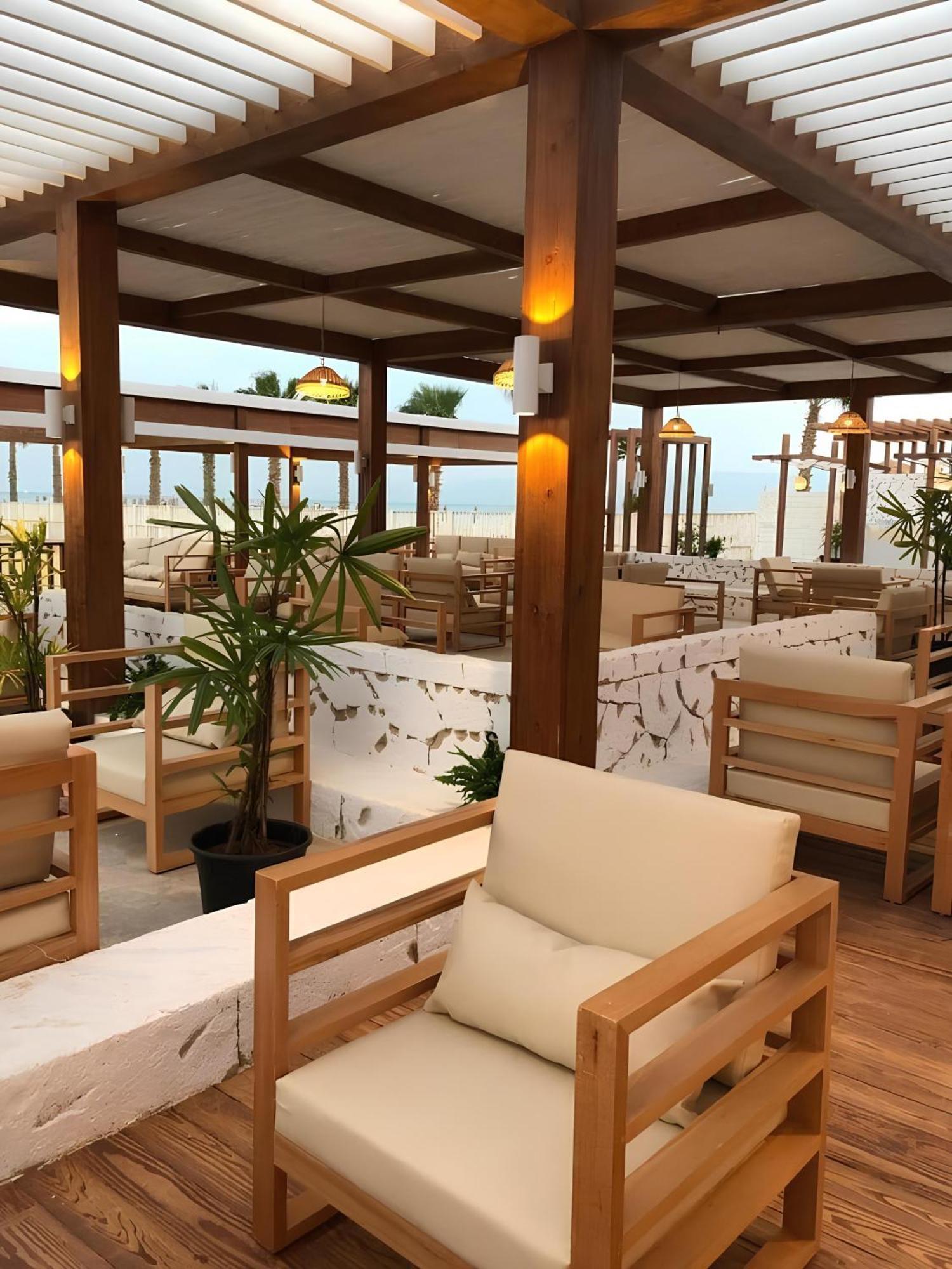 Apartment Salty Life Chalet: Poolside Two-bedroom At Azha *