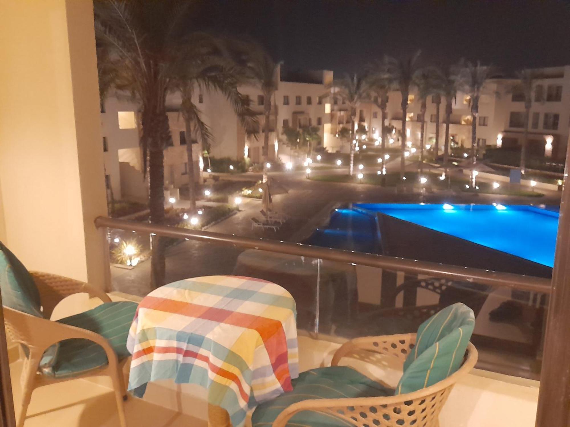 Salty Life Chalet: Poolside Two-bedroom At Azha * Ain Sukhna