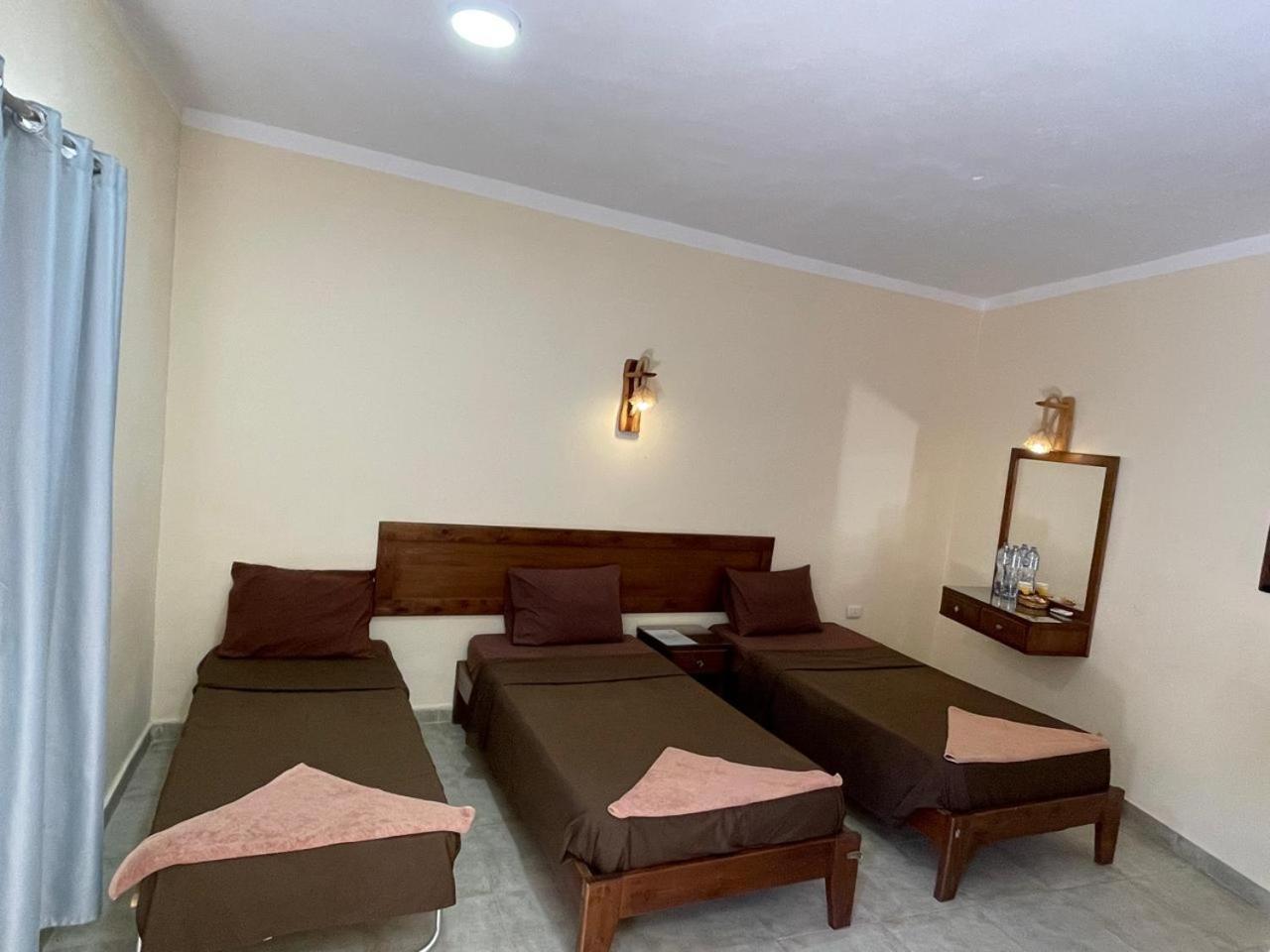 Hostel Club Red *
