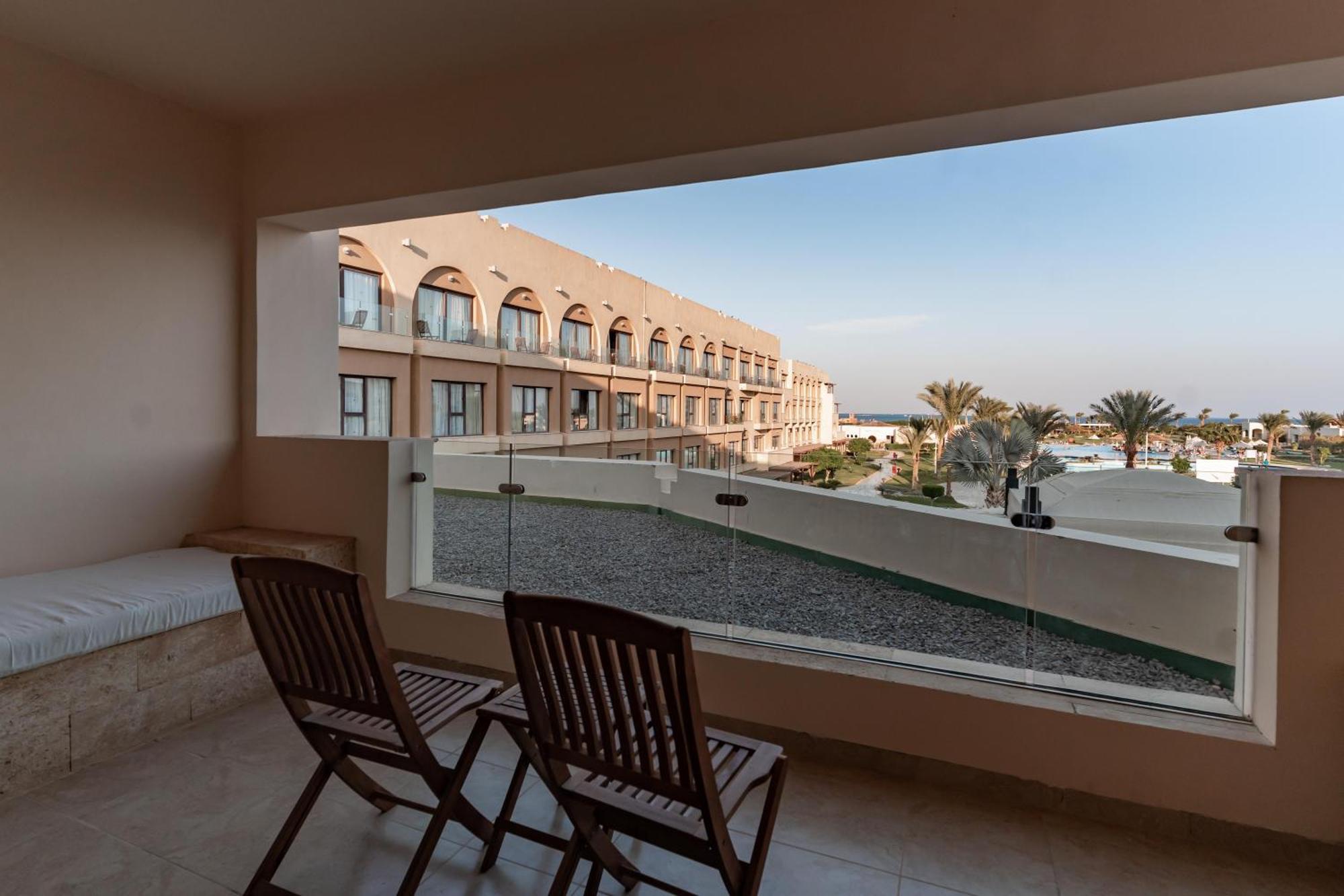 Movenpick Waterpark & Soma Bay
