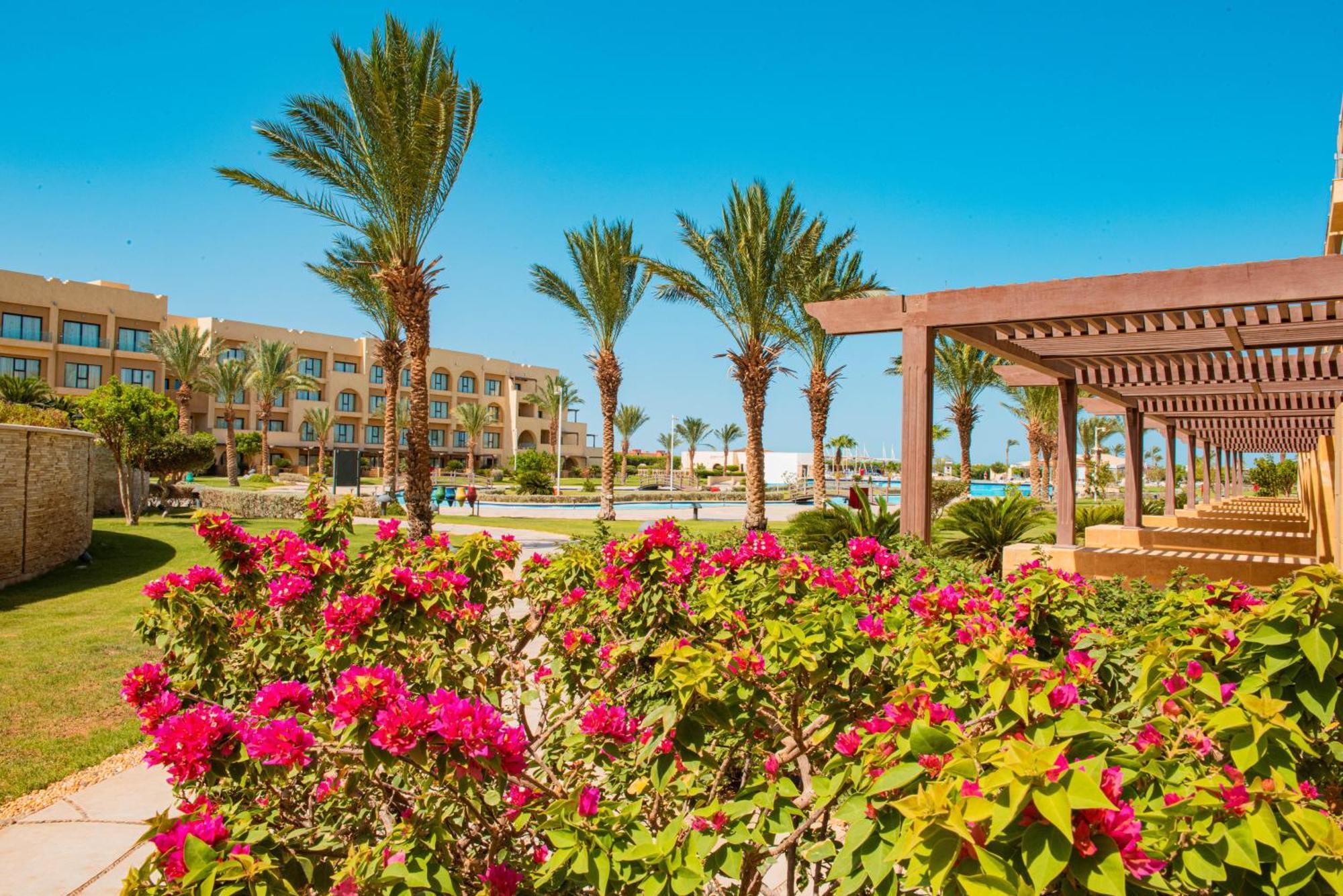 Movenpick Waterpark & 5* Soma Bay