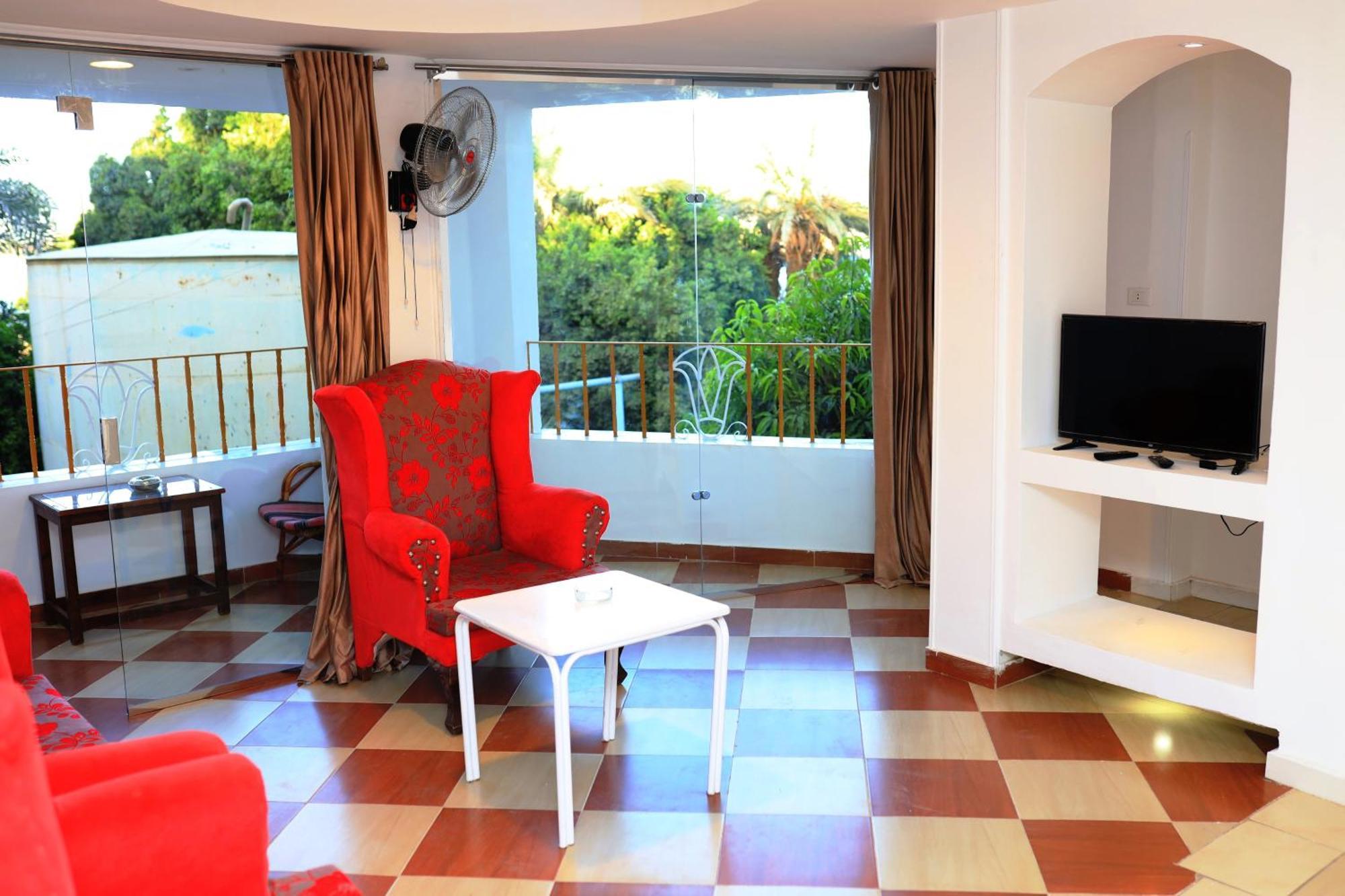 Spring Hotel Luxor