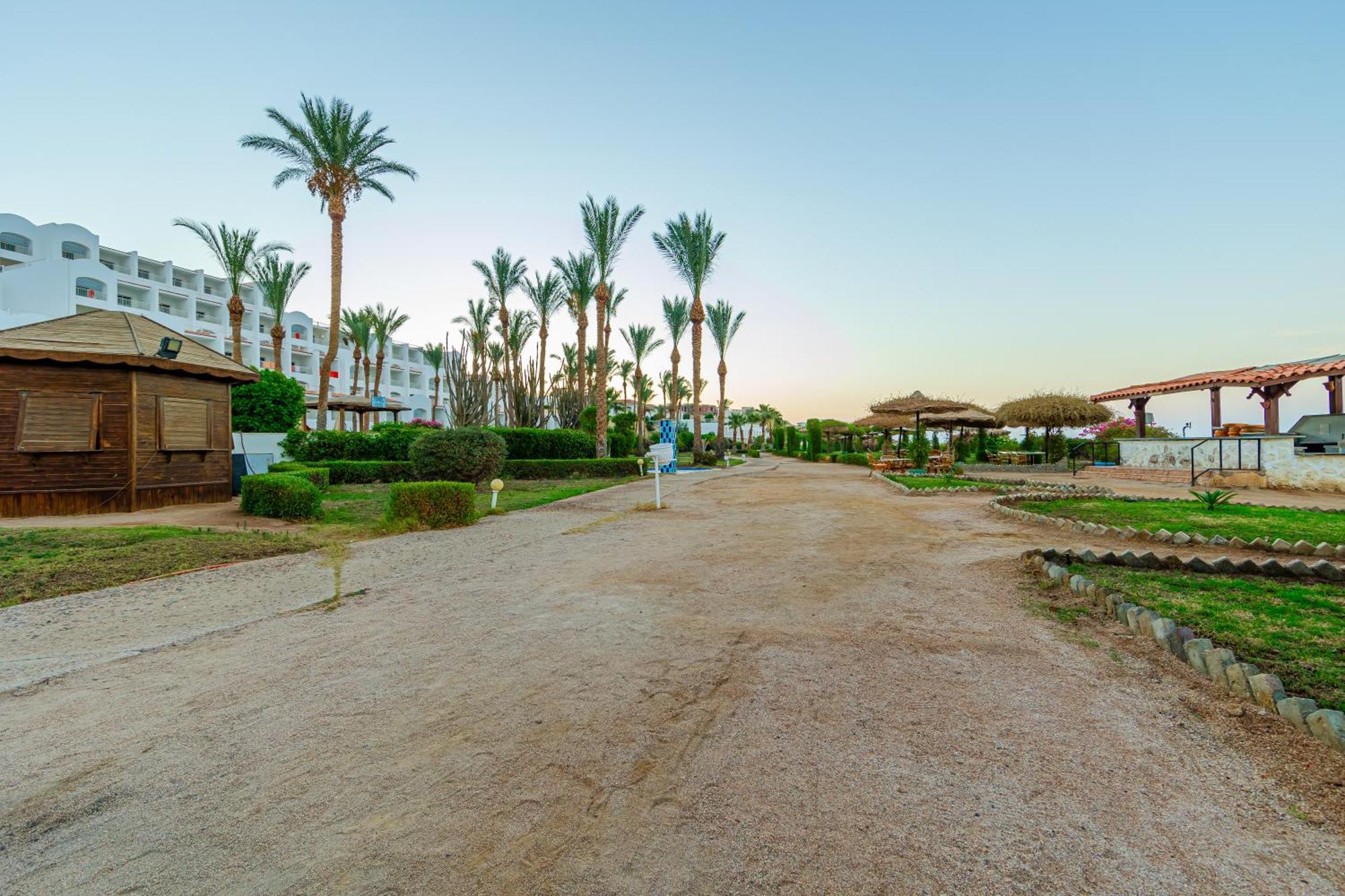Resort Siva & - Couples And Families Only