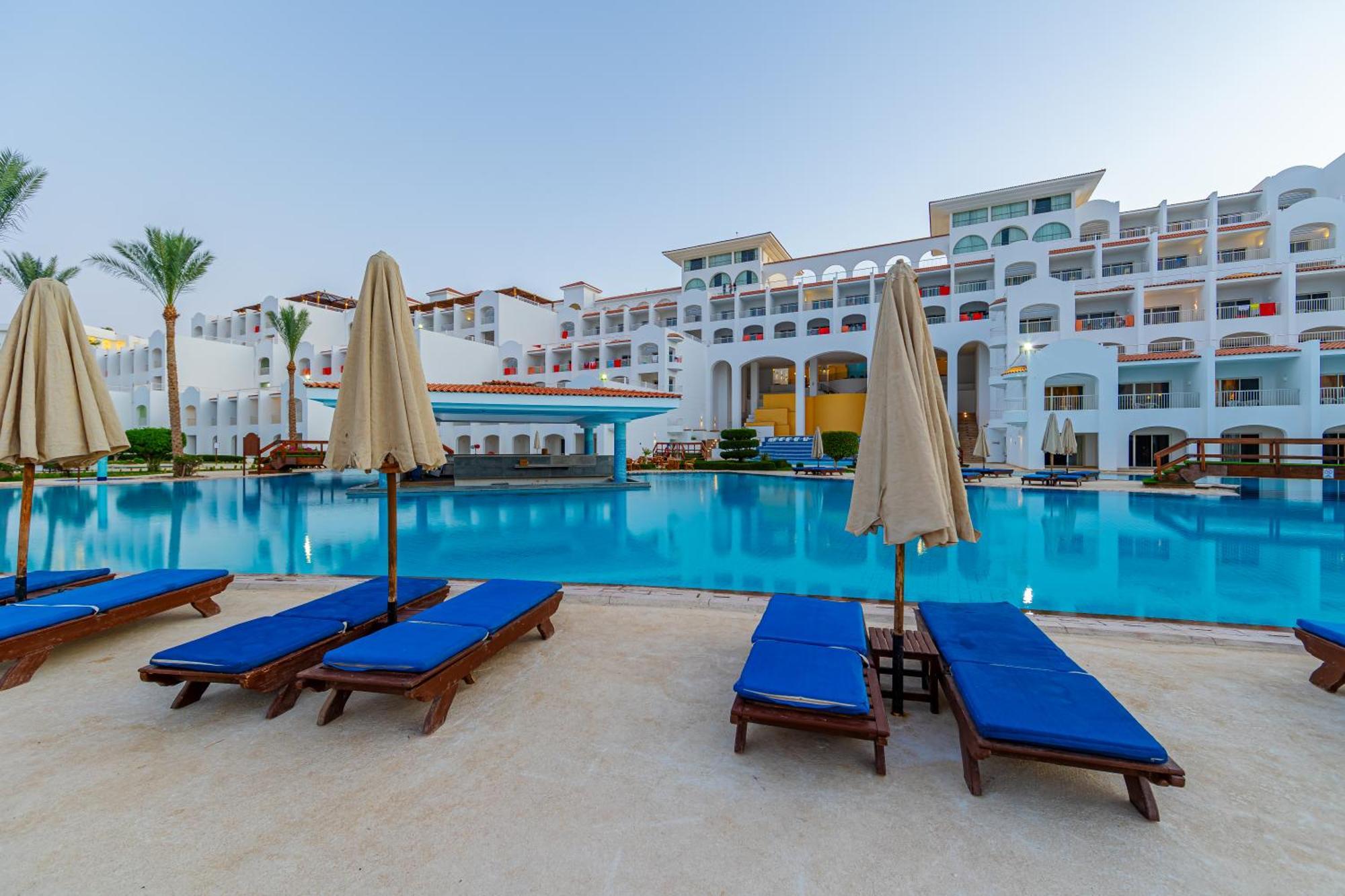 Siva & - Couples And Families Only 4*