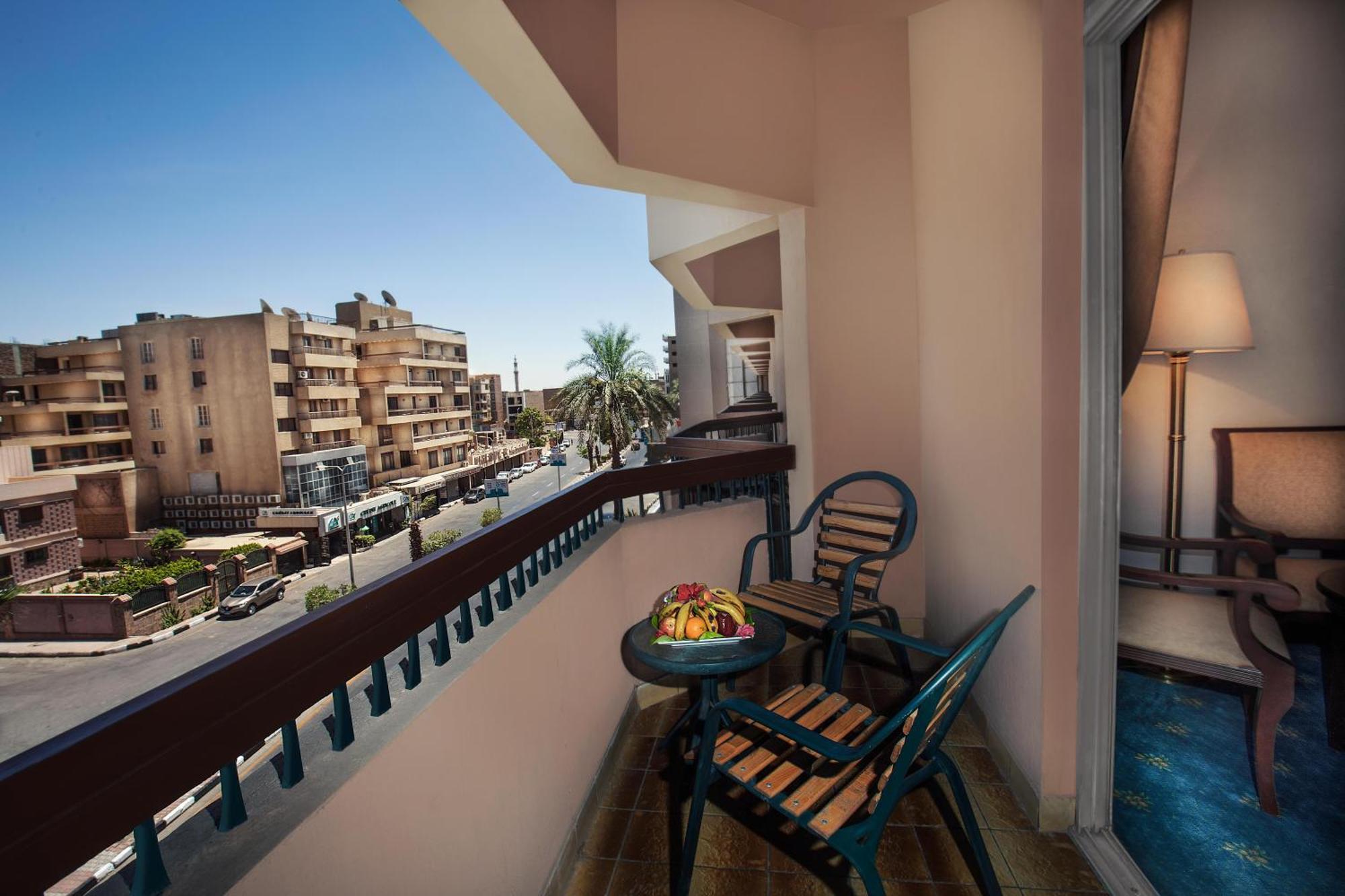 Hotel Pyramisa