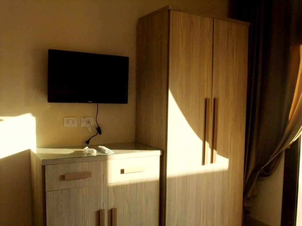 Aldau Heights Maroo Apartment