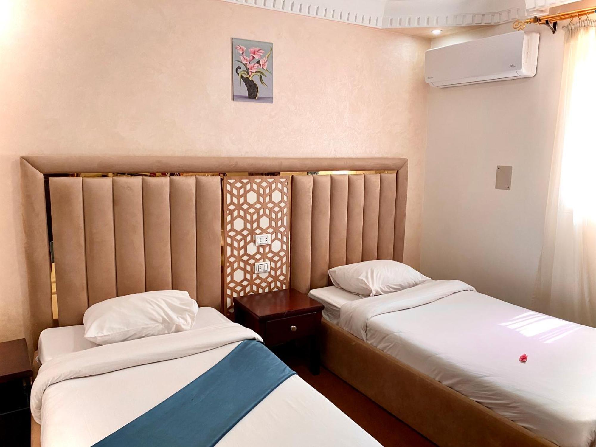 Golden Pyramids Hotel 3*