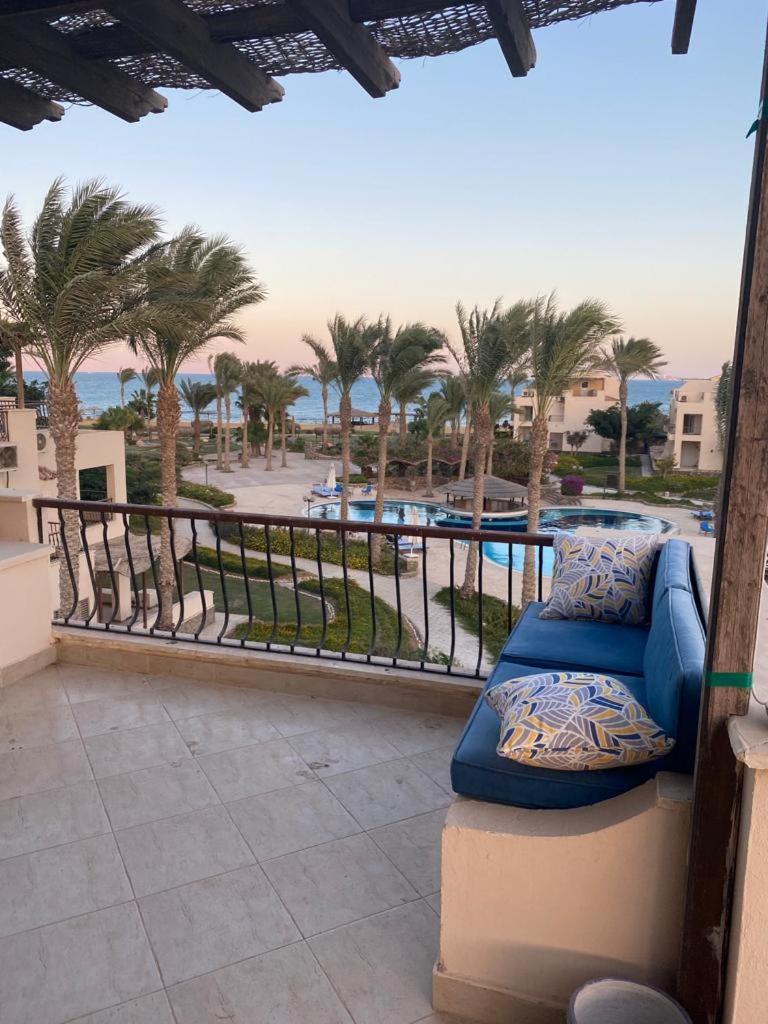 With Roof At Laguna Bay- Ain Sokhna - شالية غرفتين مكيف بالكامل بالرووف قرية لاجونا باي - العين السخنة Daire *