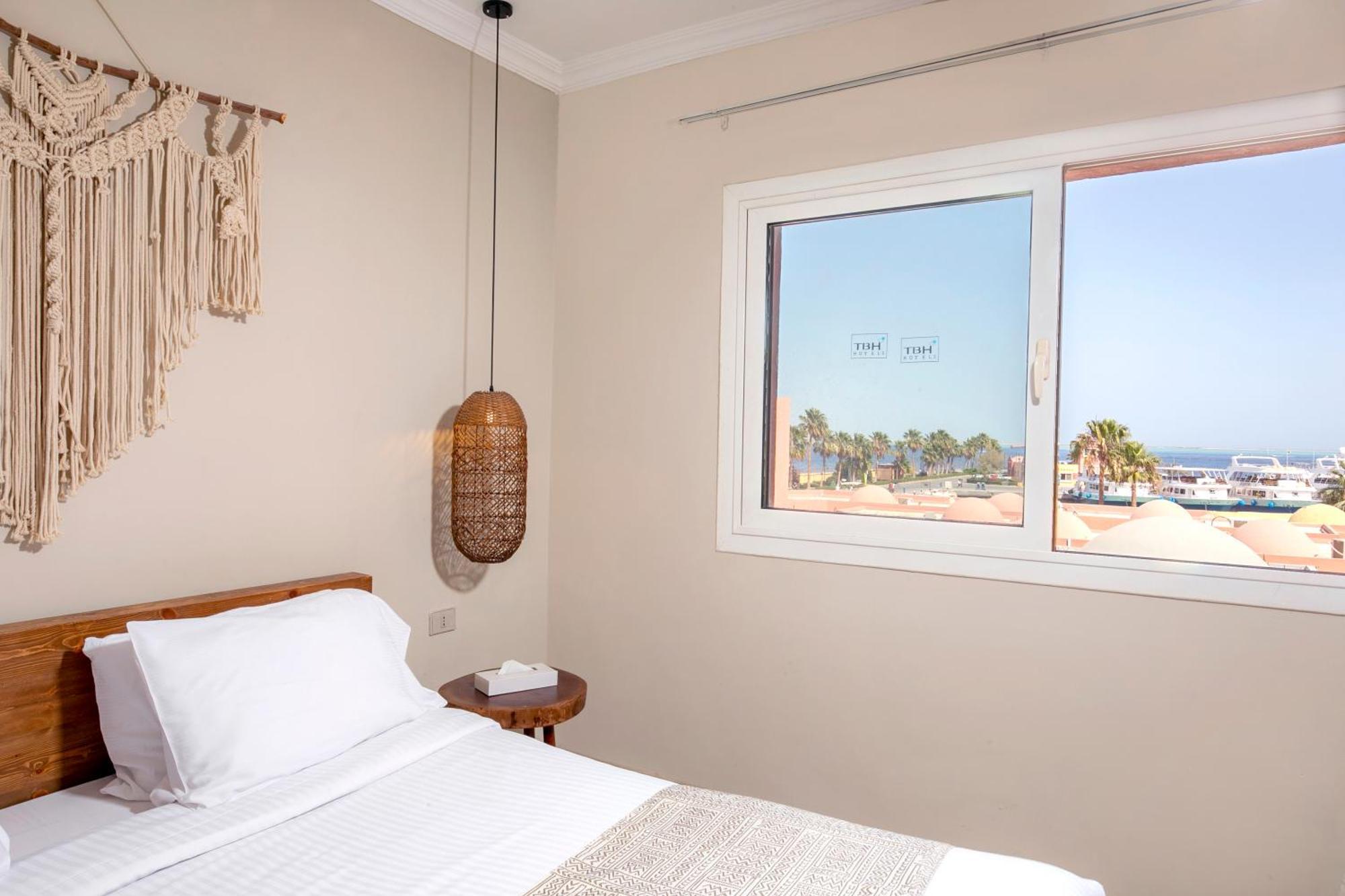 Hotel The Bay Marina *